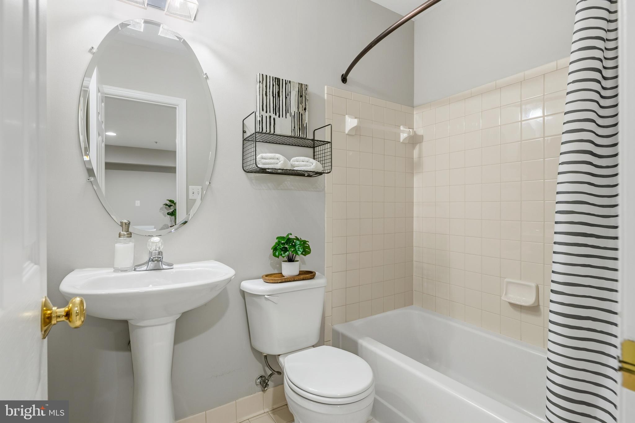 ASPEN HILL - Residential