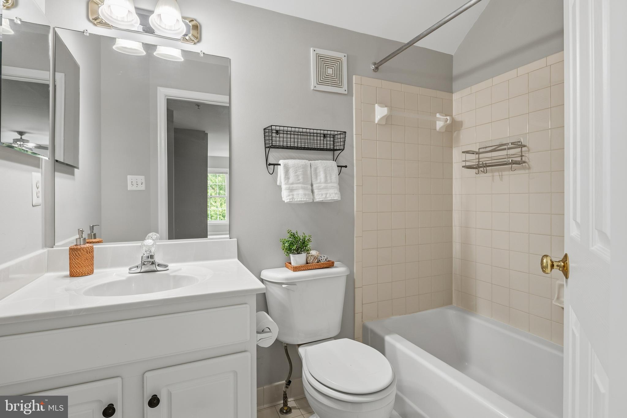 ASPEN HILL - Residential