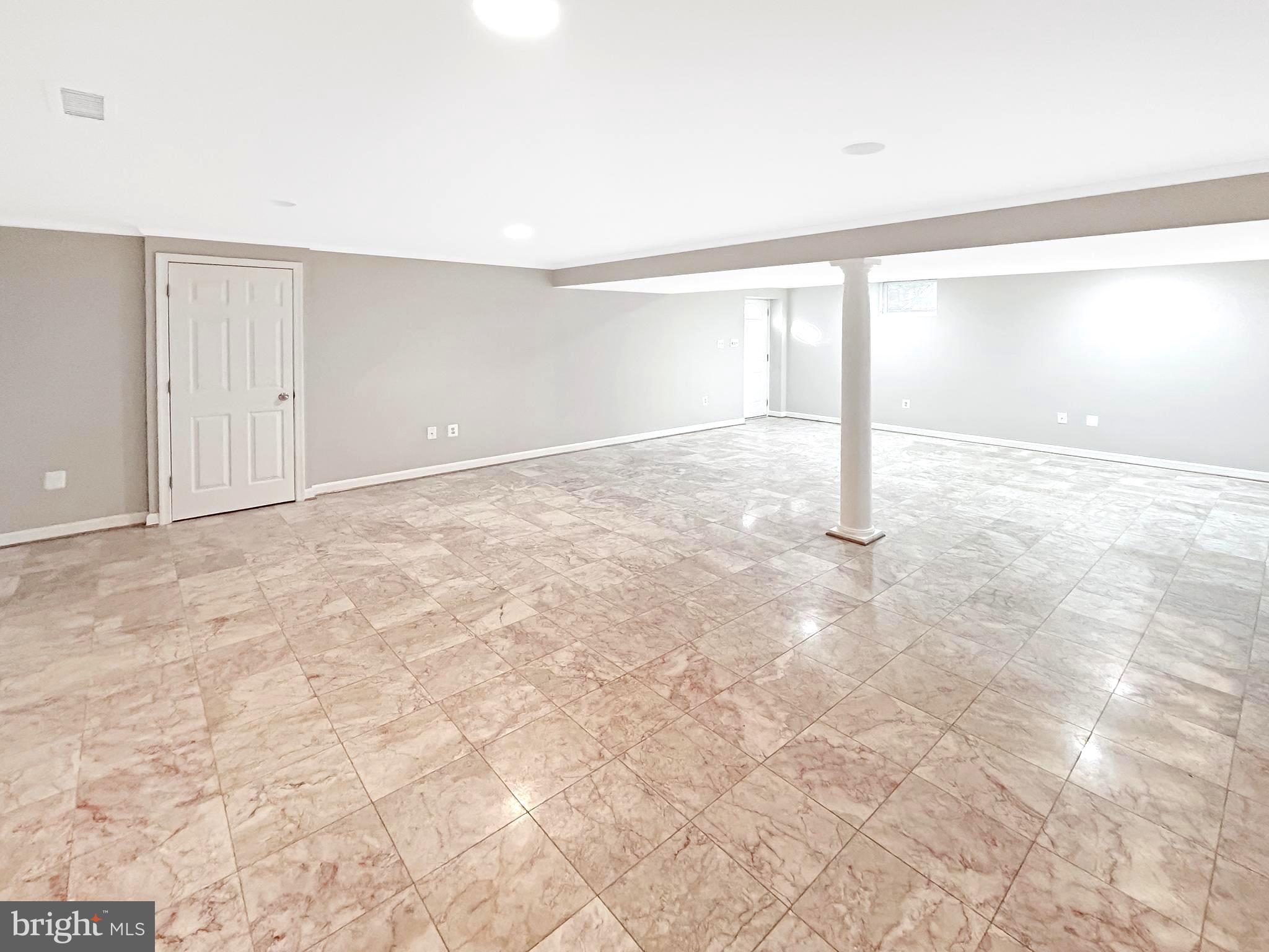 ROSEWOOD MANOR - Residential Lease