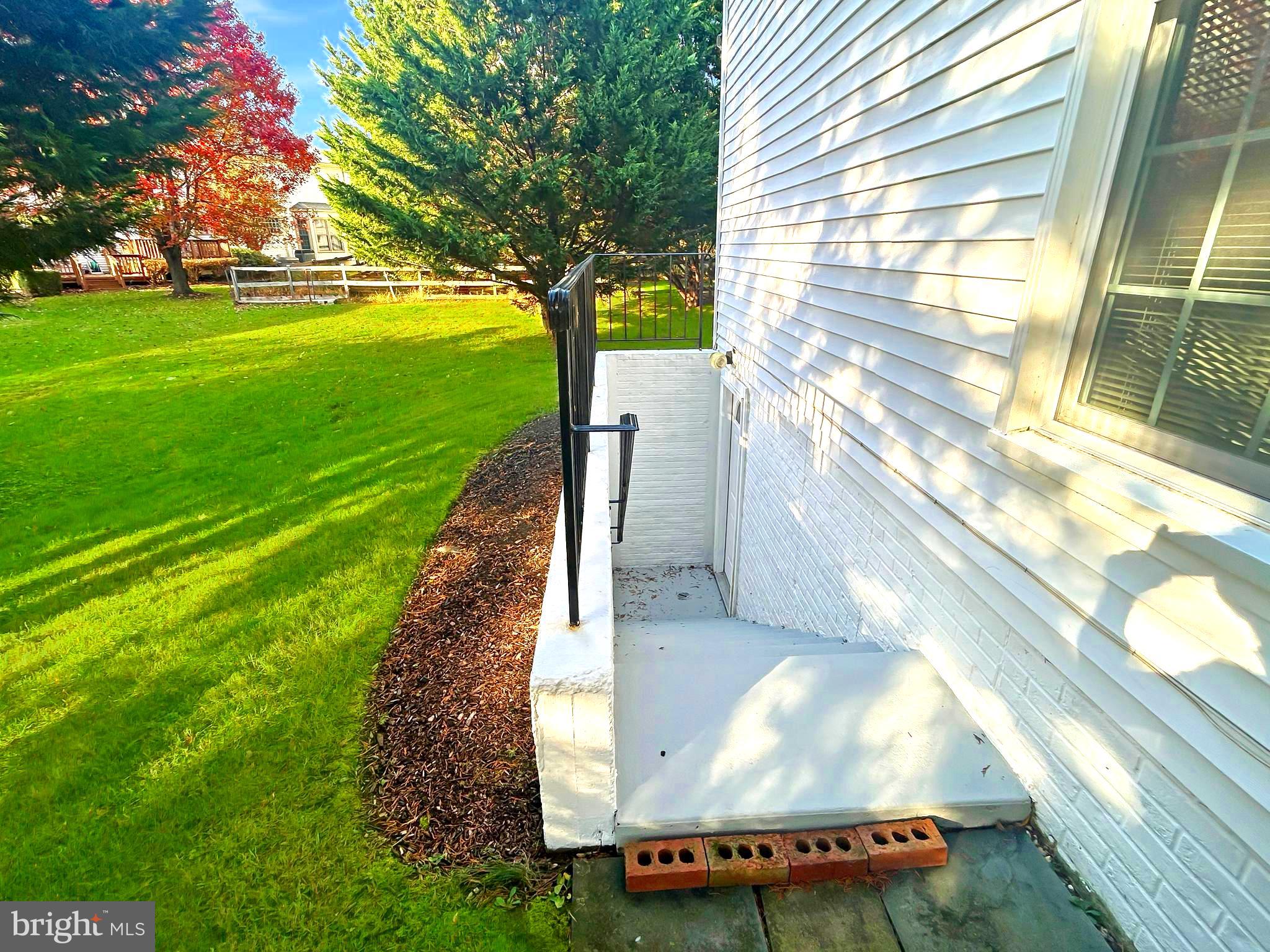 ROSEWOOD MANOR - Residential Lease