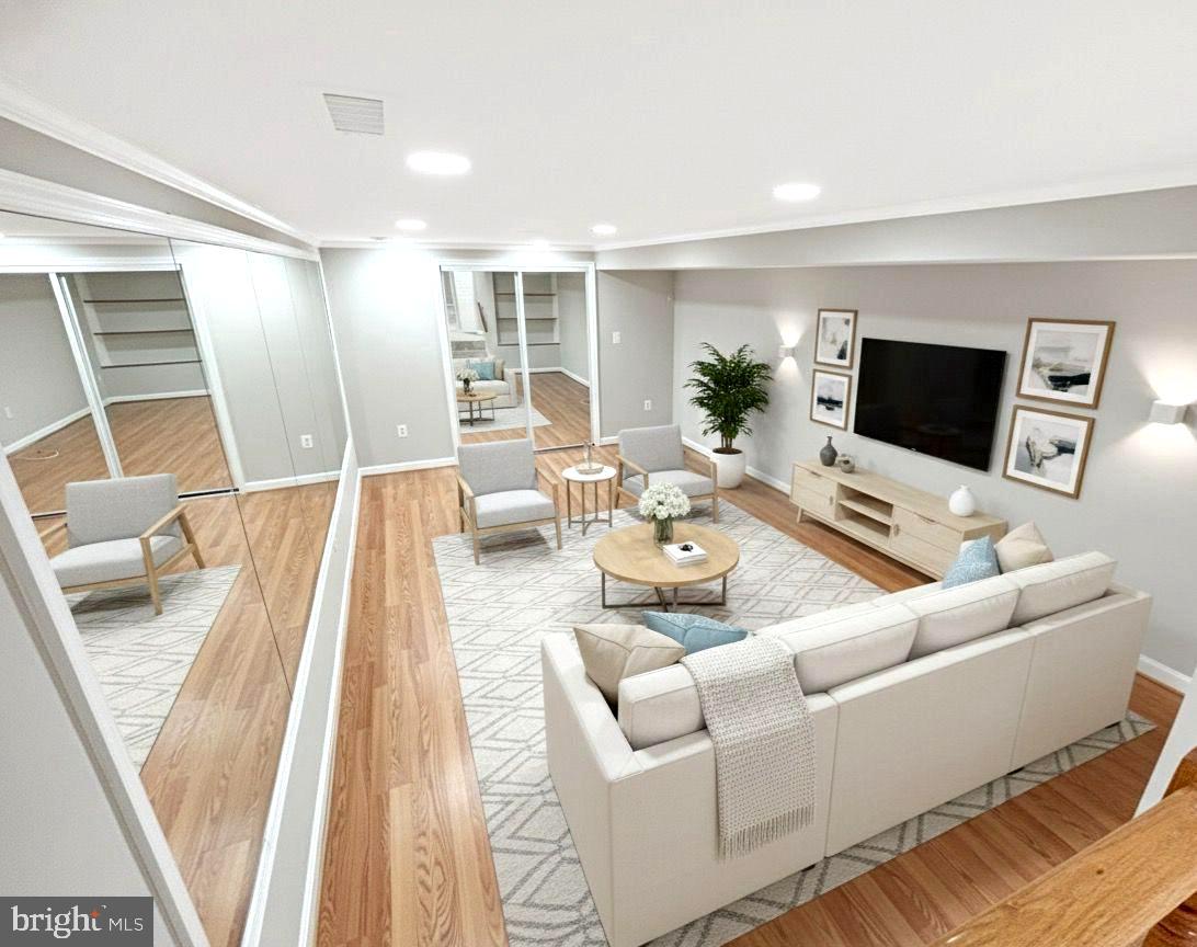 ROSEWOOD MANOR - Residential Lease