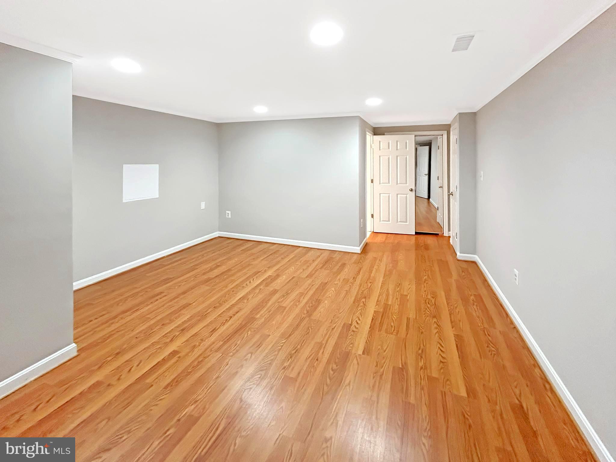 ROSEWOOD MANOR - Residential Lease