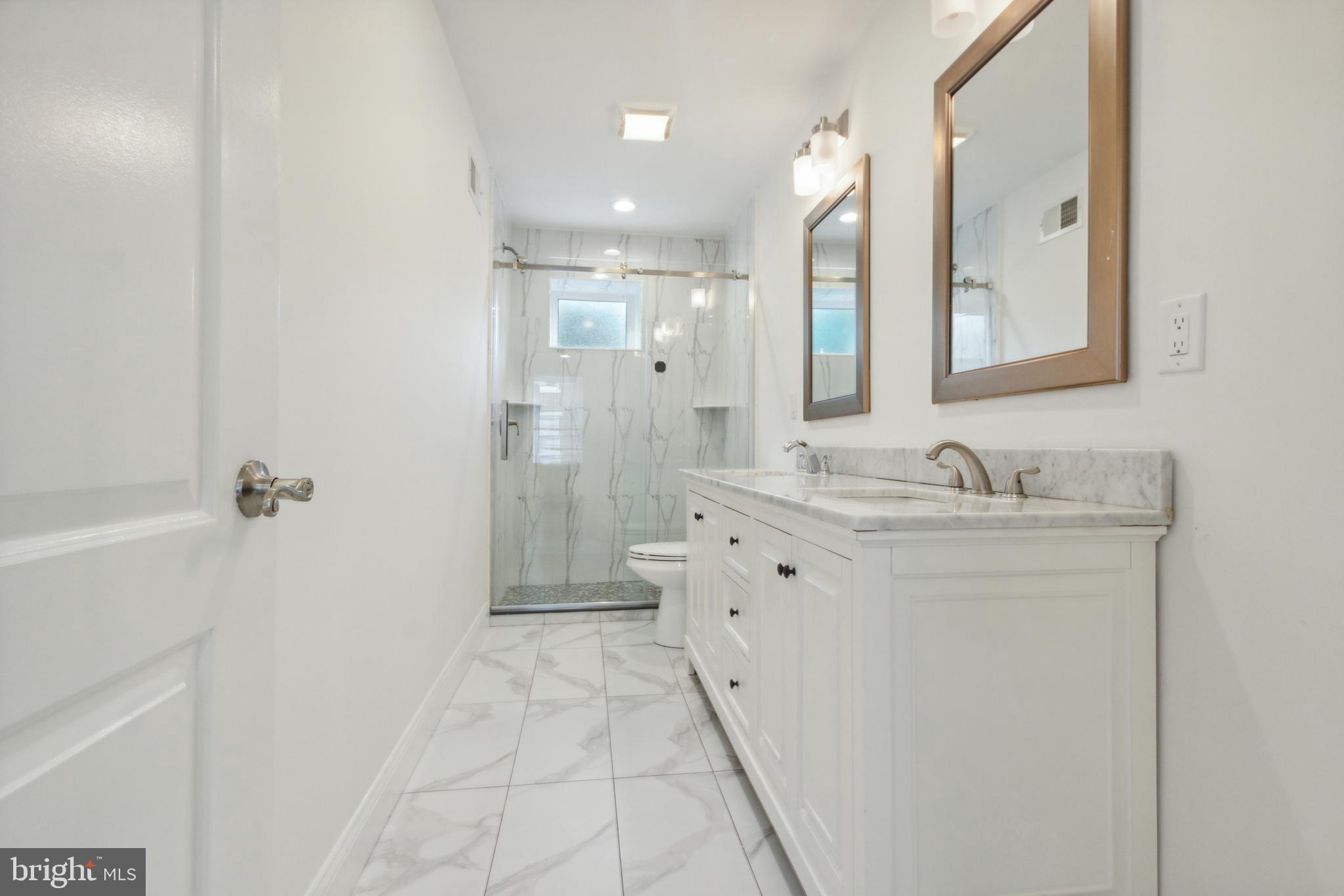 PHILADELPHIA (NORTH) - Residential Lease