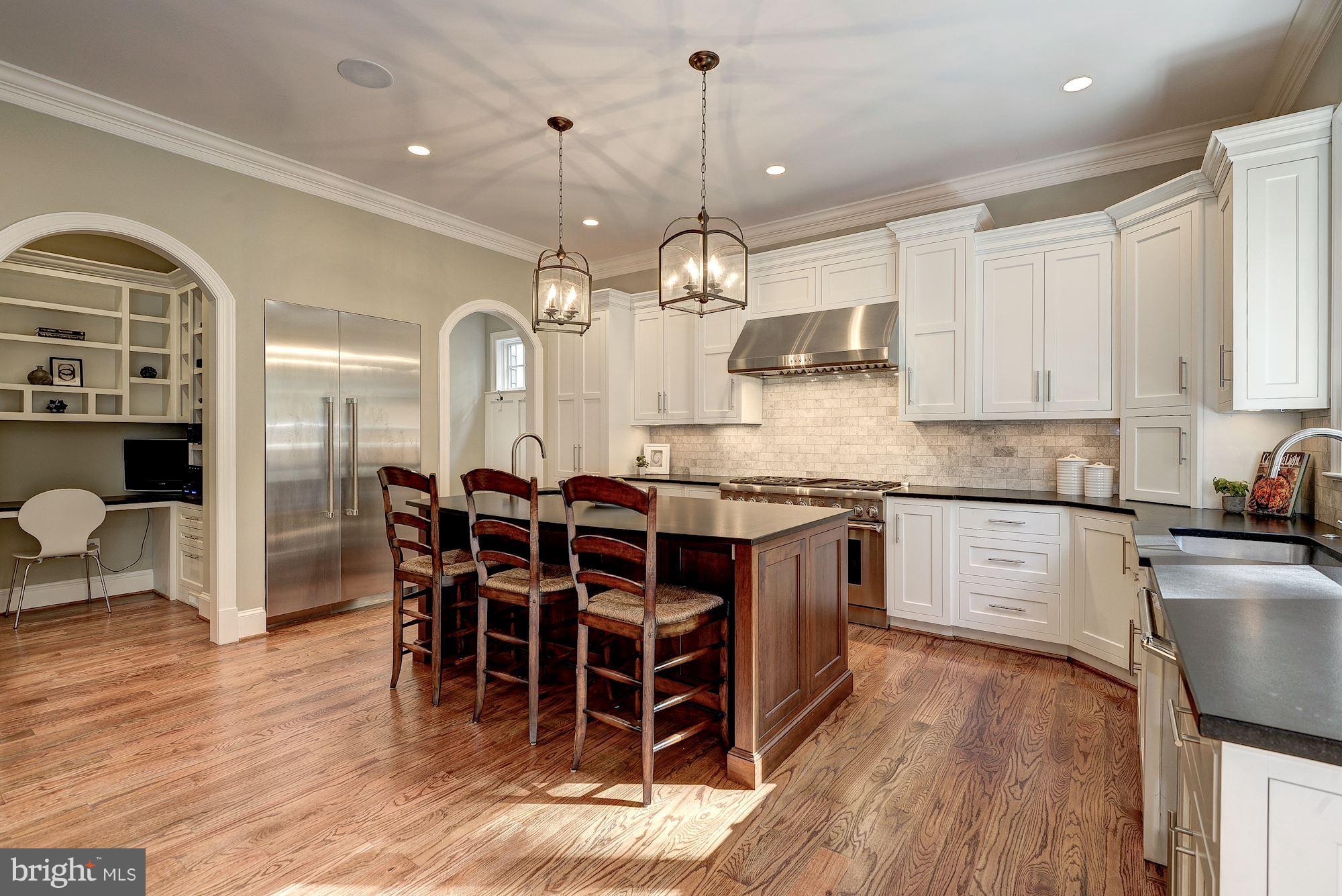 ARLINGWOOD - Residential