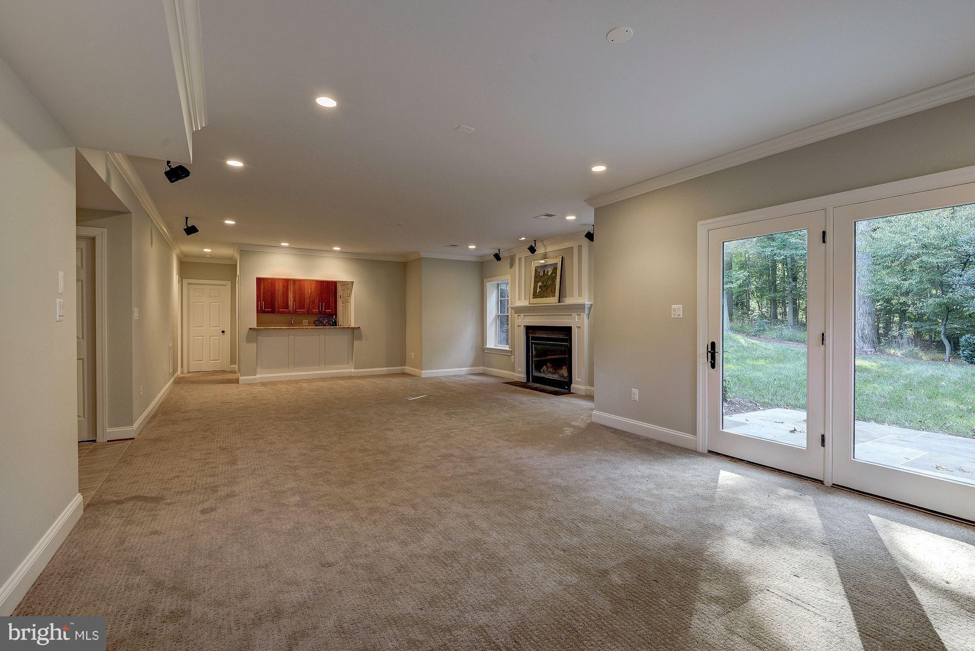 ARLINGWOOD - Residential