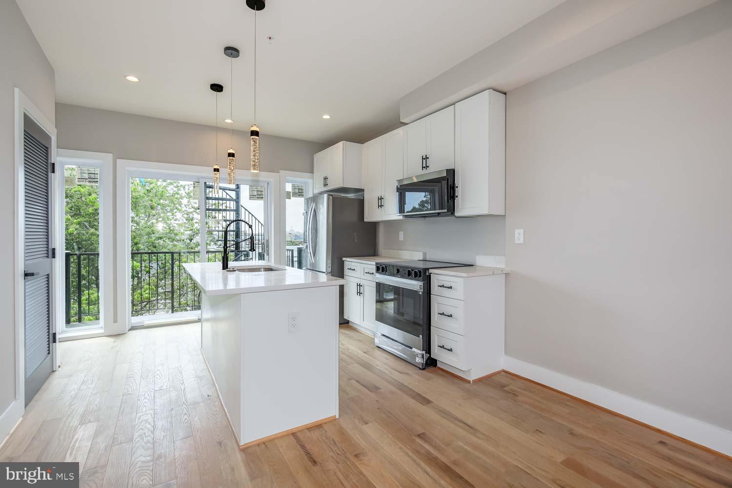 1237 OATES STREET NE 2