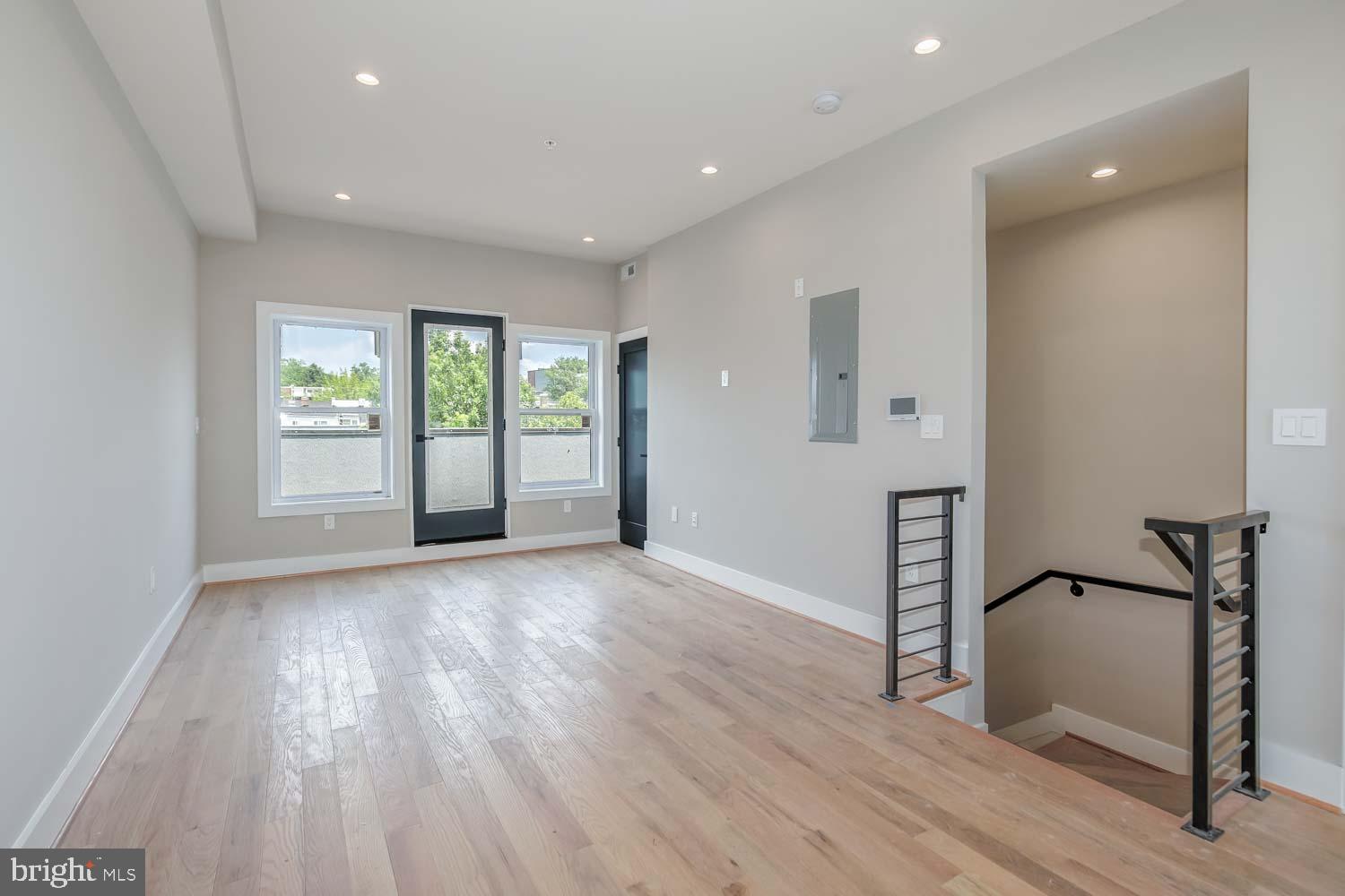 1237 OATES STREET NE 2