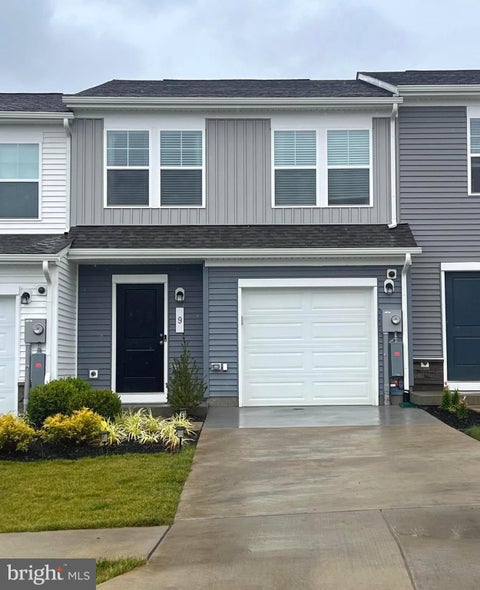 Townhouse For Rent - 9 Apollo Road<br/> CHARLES TOWN, WV 25414