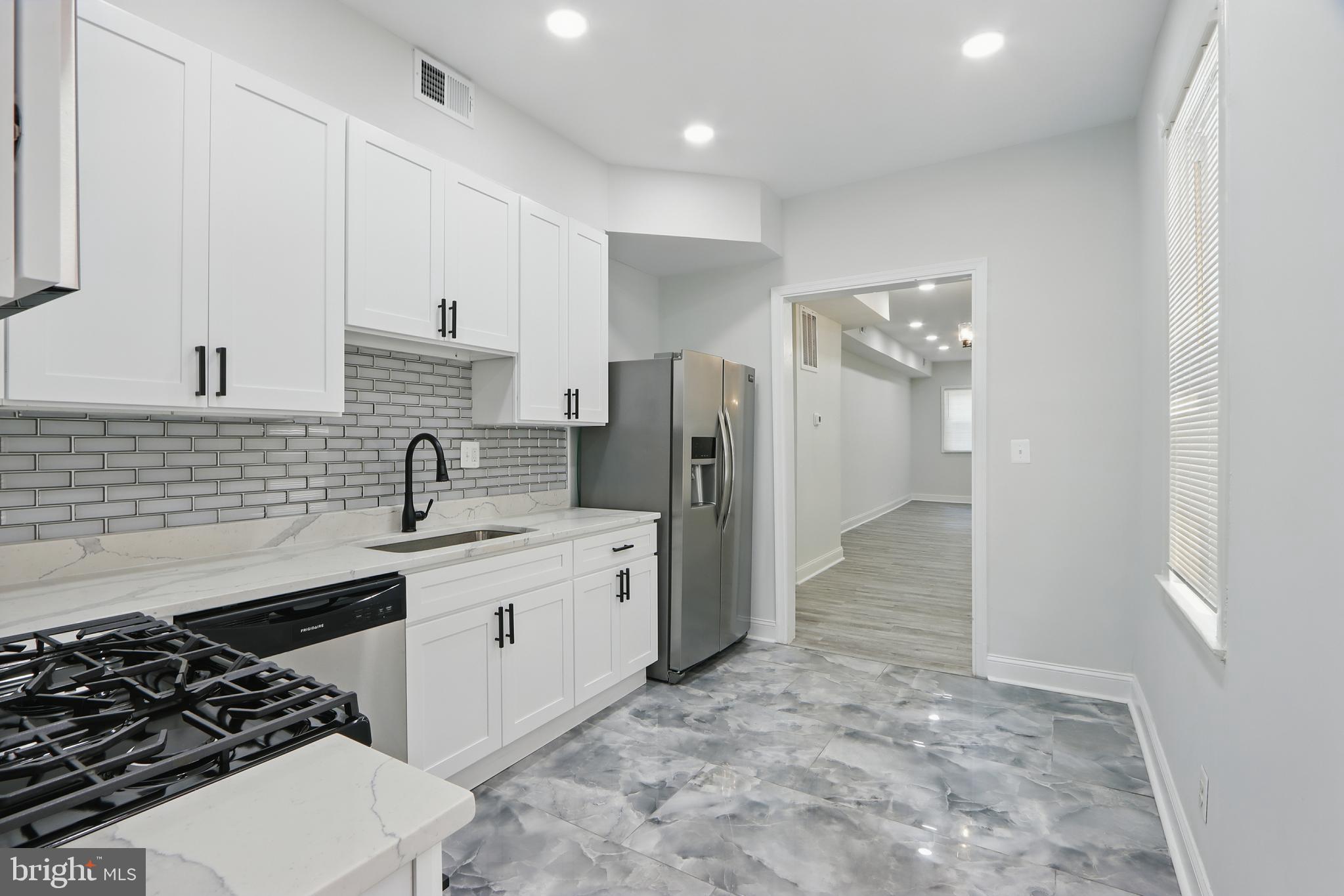 HIGHLANDTOWN - Residential