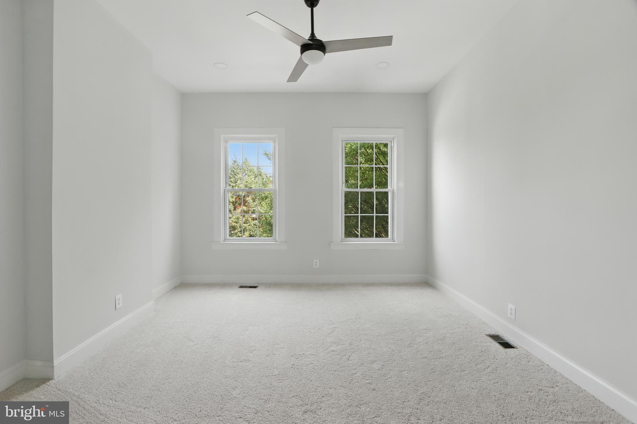 HIGHLANDTOWN - Residential