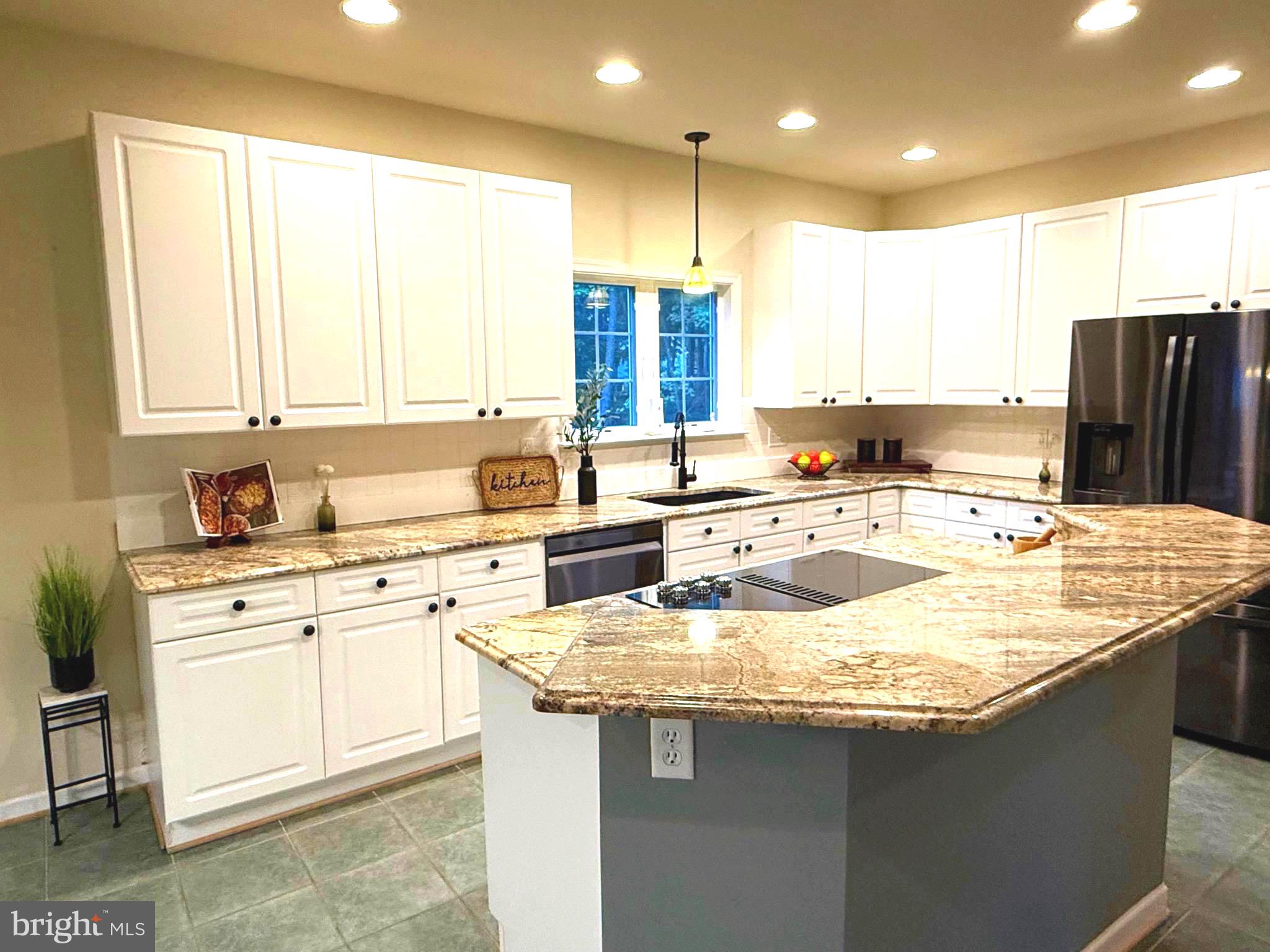 SHERWOOD FOREST - Residential