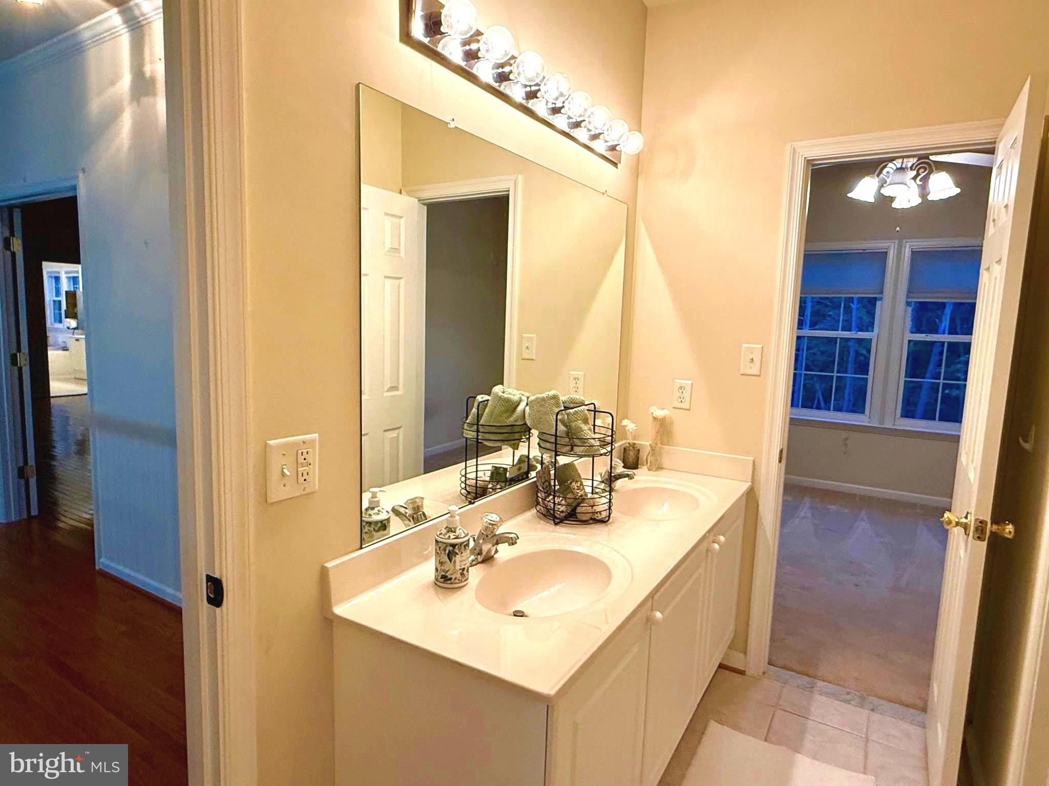 SHERWOOD FOREST - Residential