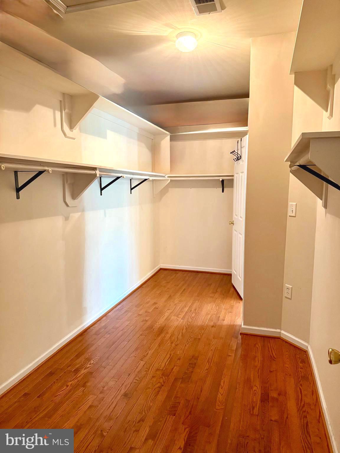 SHERWOOD FOREST - Residential