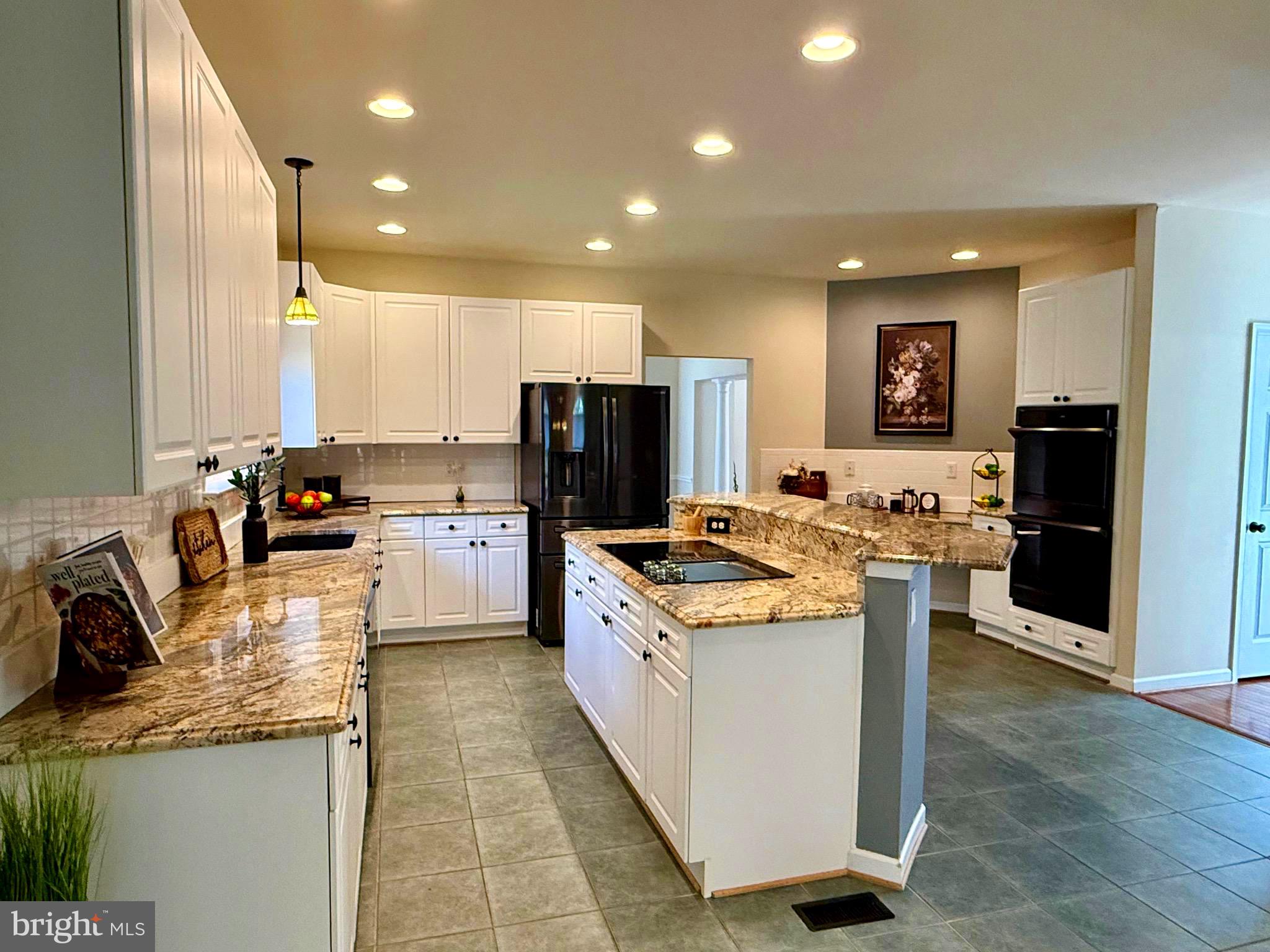 SHERWOOD FOREST - Residential