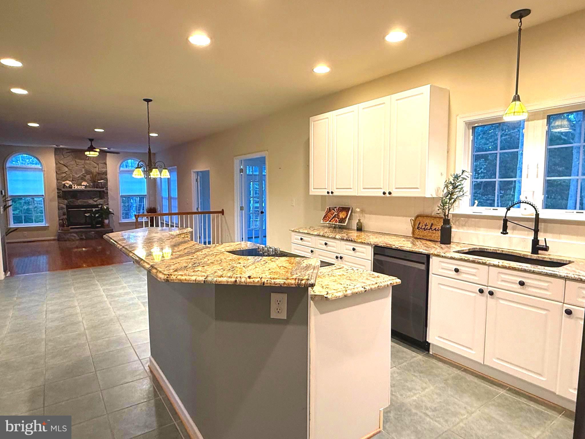 SHERWOOD FOREST - Residential