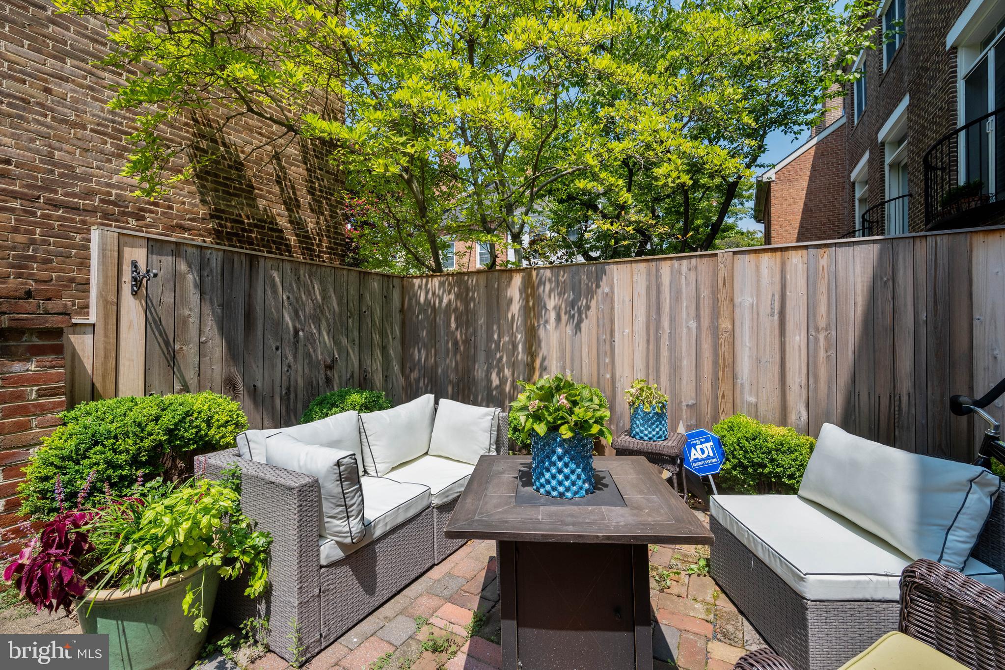 CANAL WAY - Residential Lease