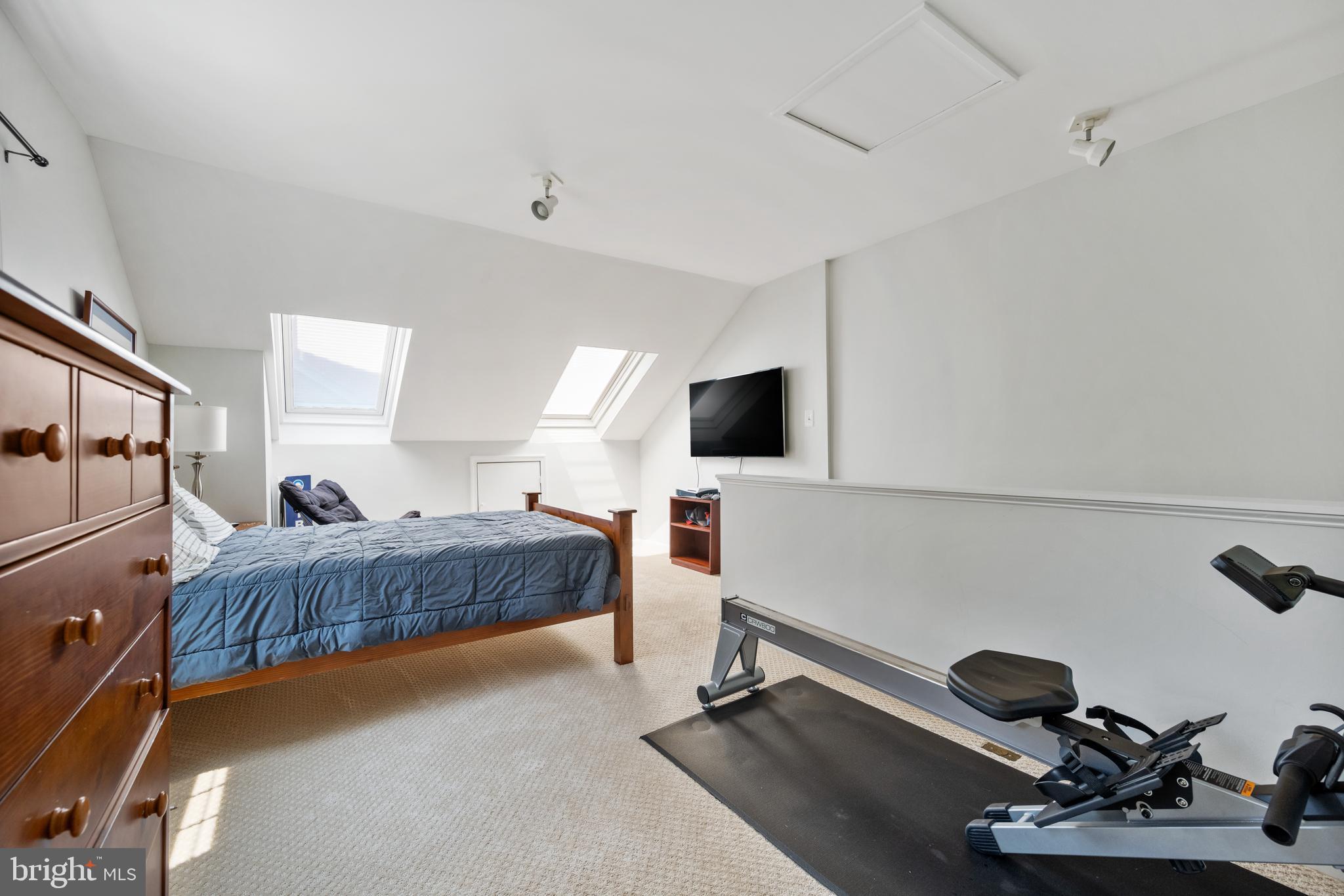 CANAL WAY - Residential Lease