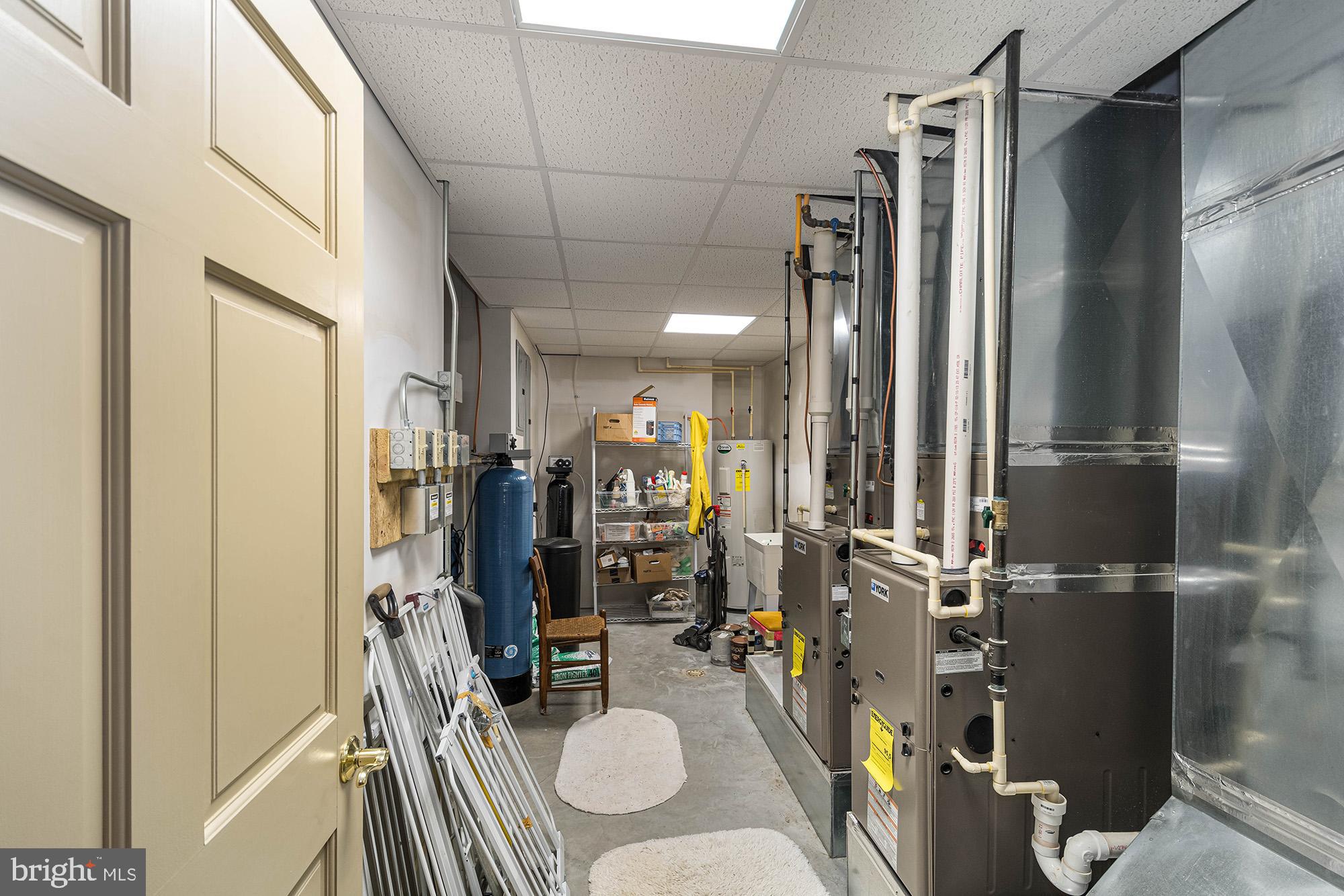 STATE PARK ROAD - Residential