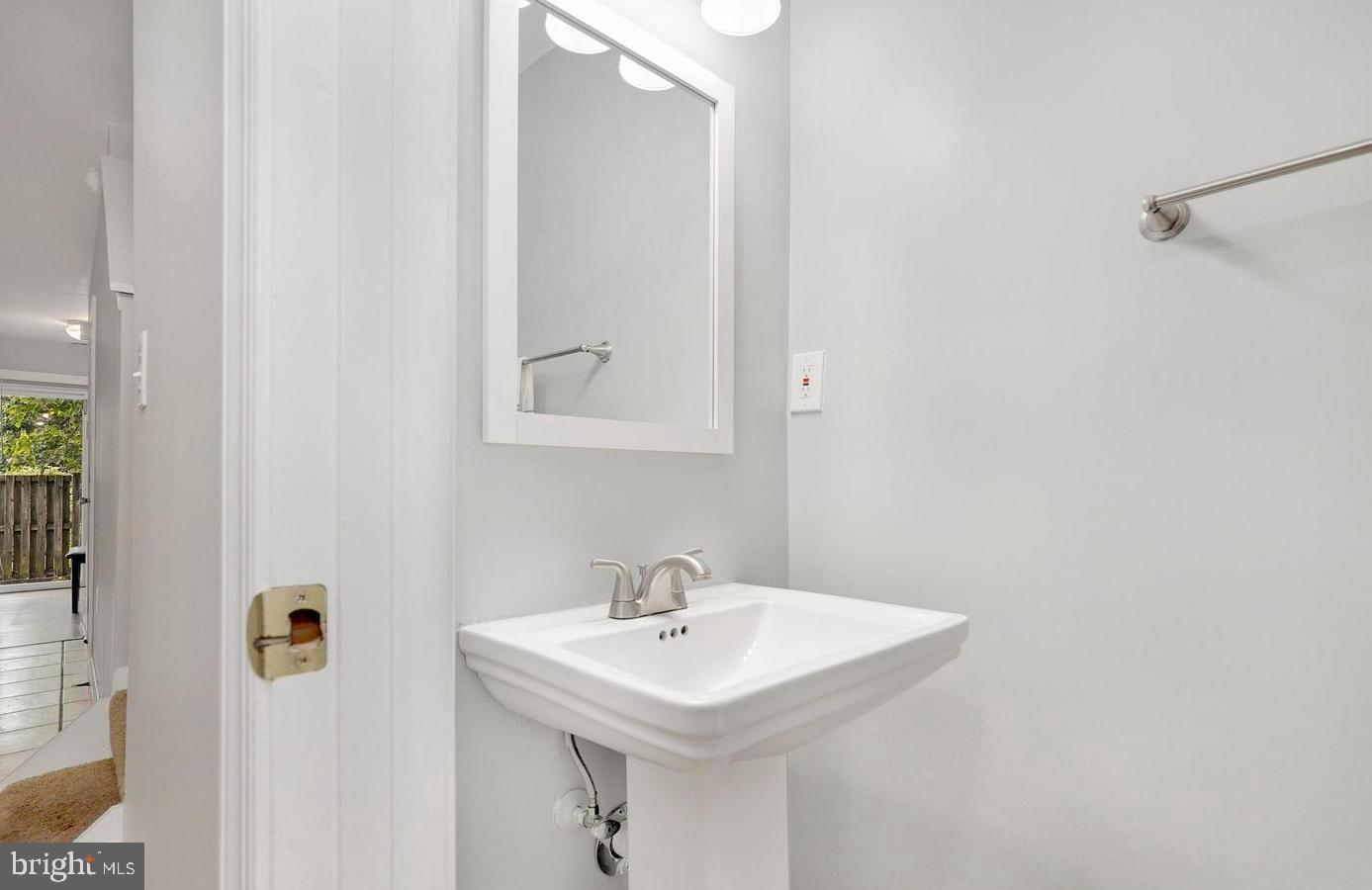 HARRIS HILL - Residential Lease