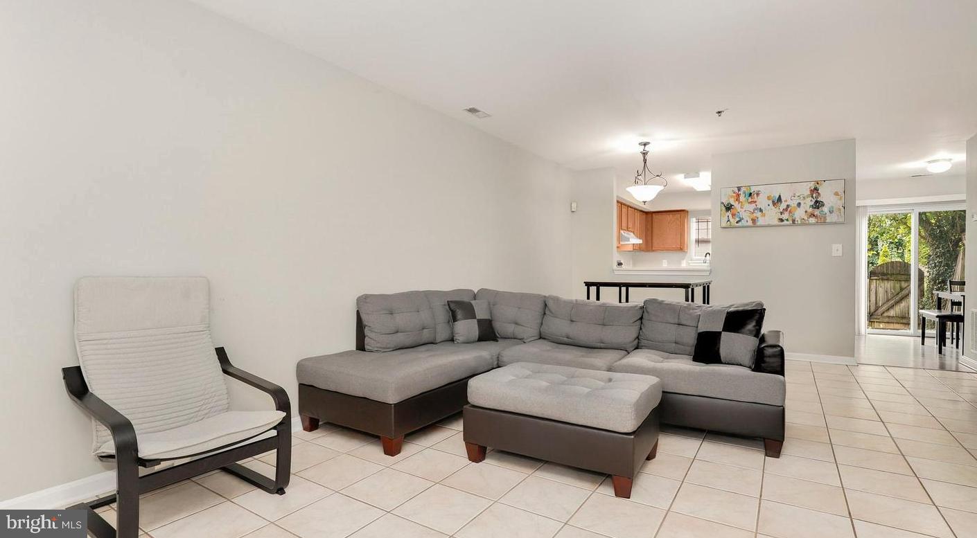 HARRIS HILL - Residential Lease