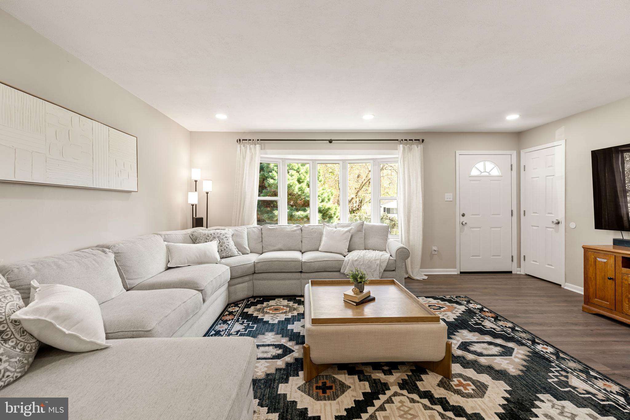 CRESTVIEW MANOR - Residential