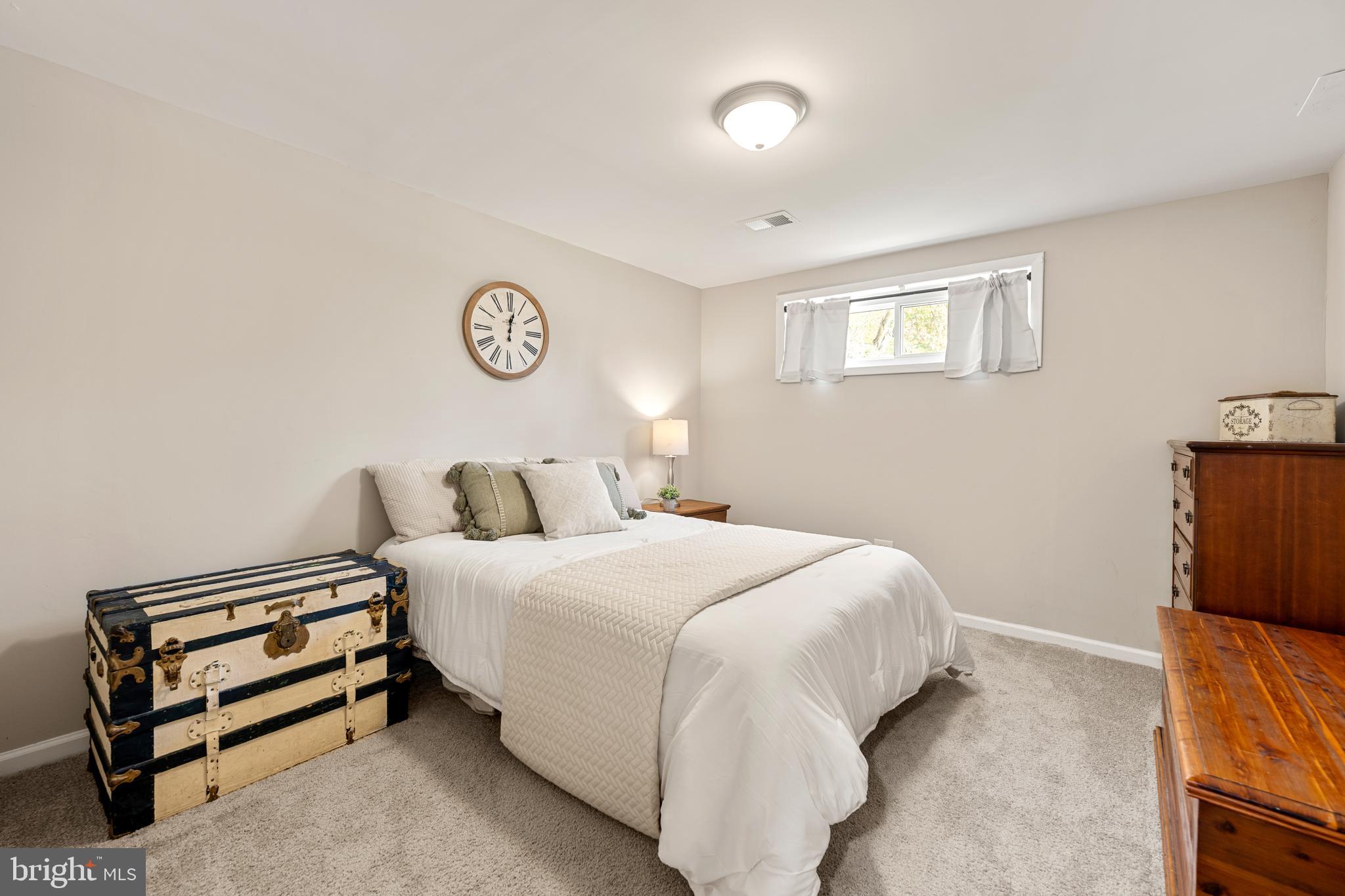 CRESTVIEW MANOR - Residential