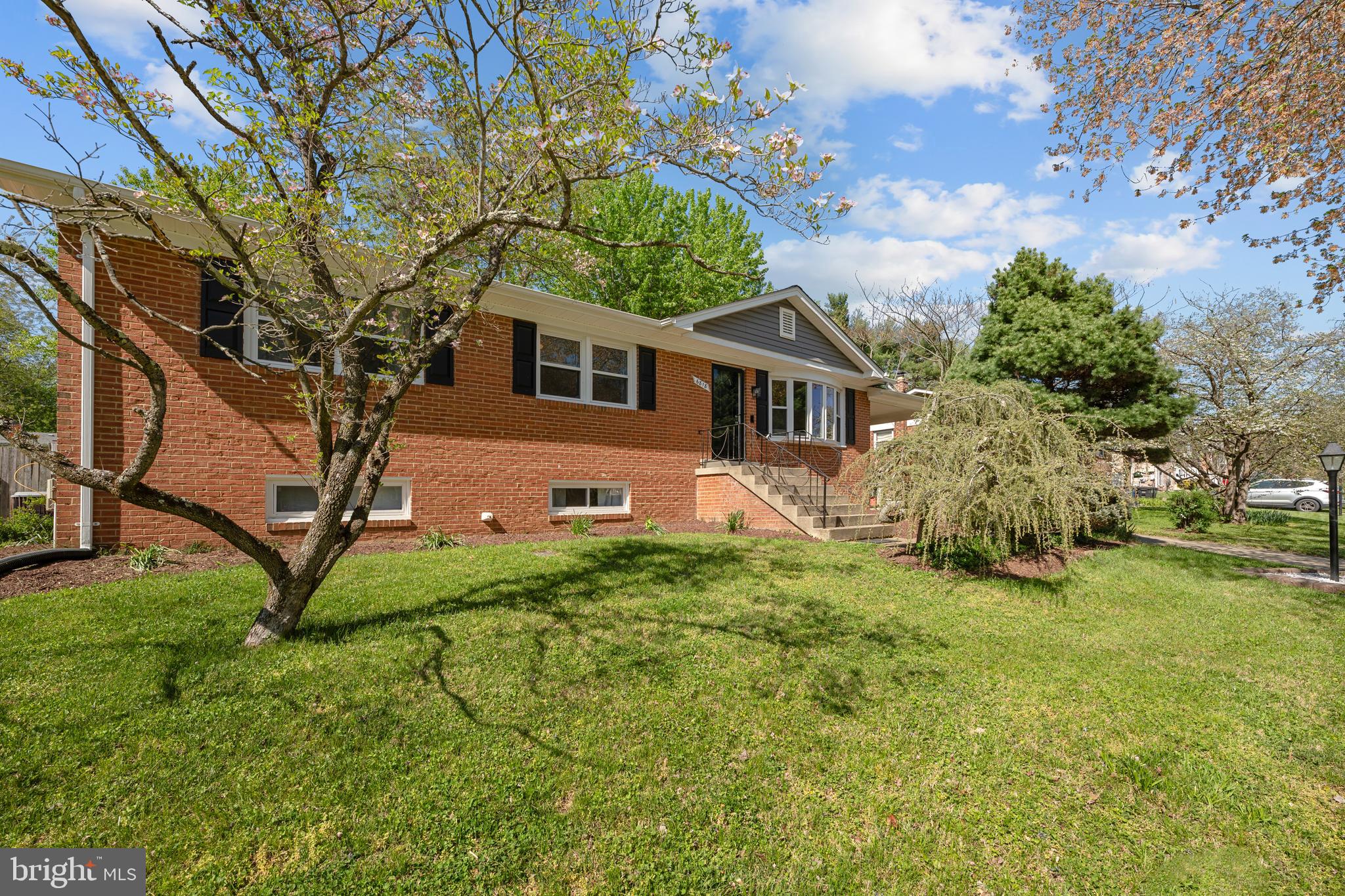 CRESTVIEW MANOR - Residential