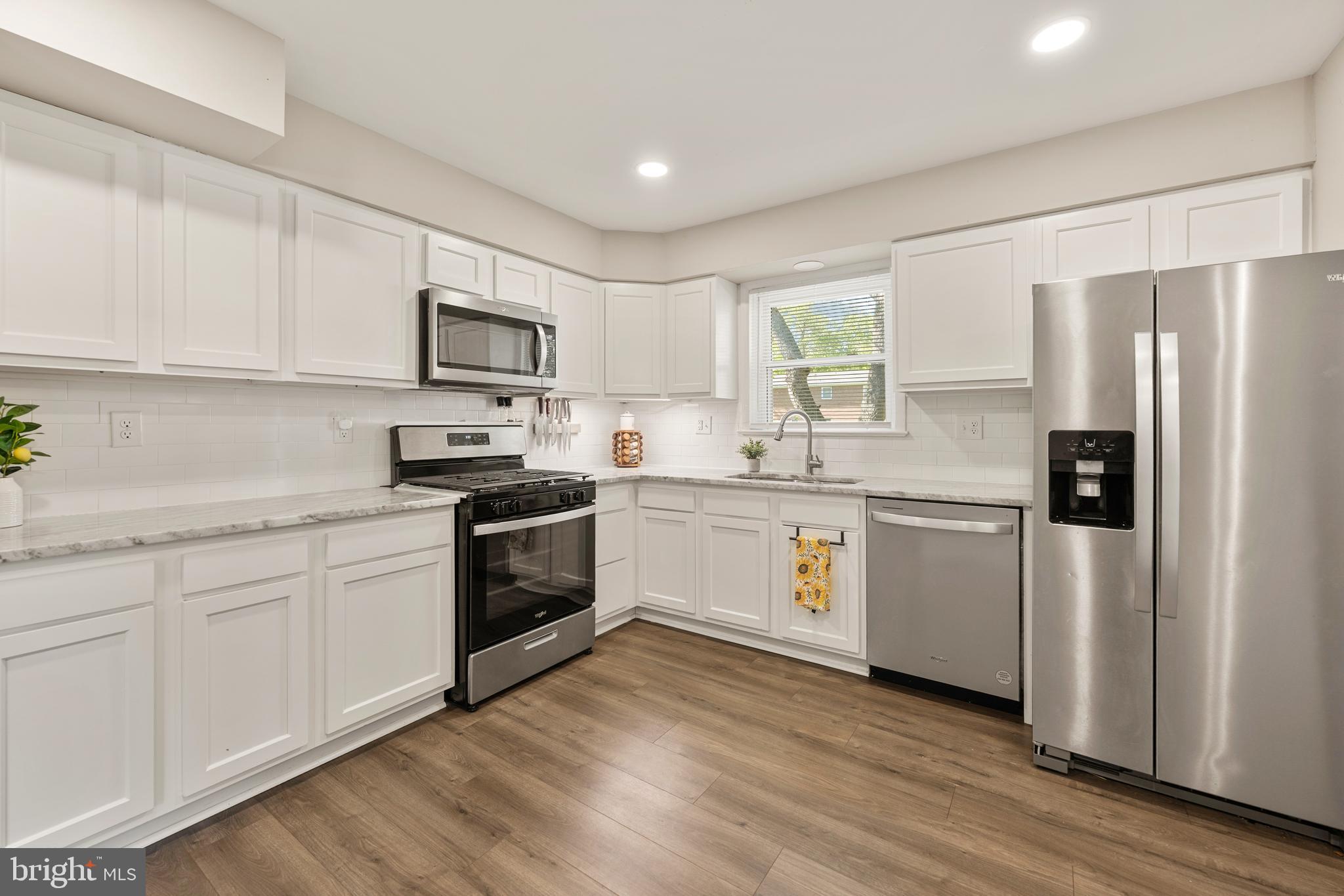 CRESTVIEW MANOR - Residential