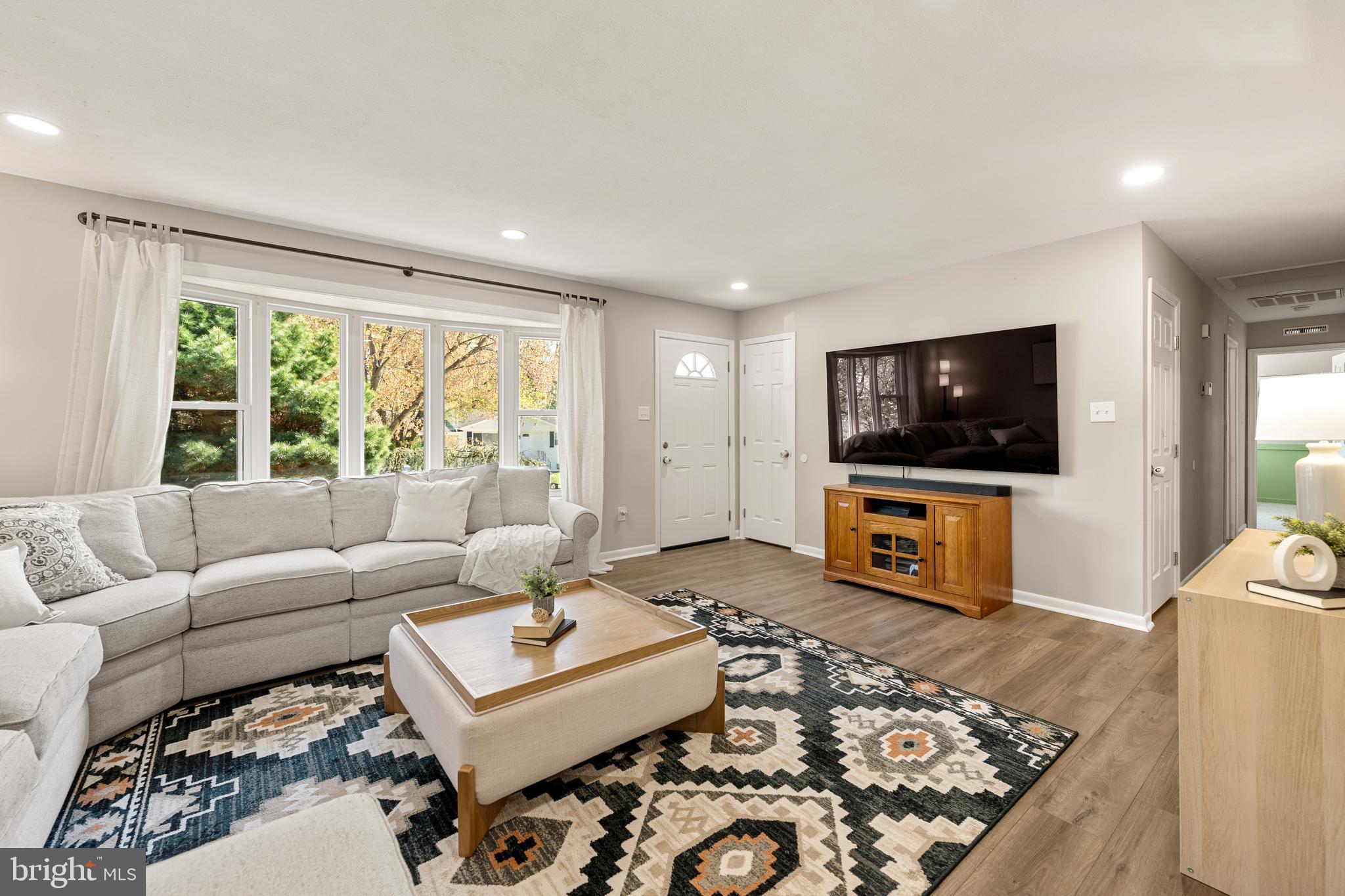 CRESTVIEW MANOR - Residential