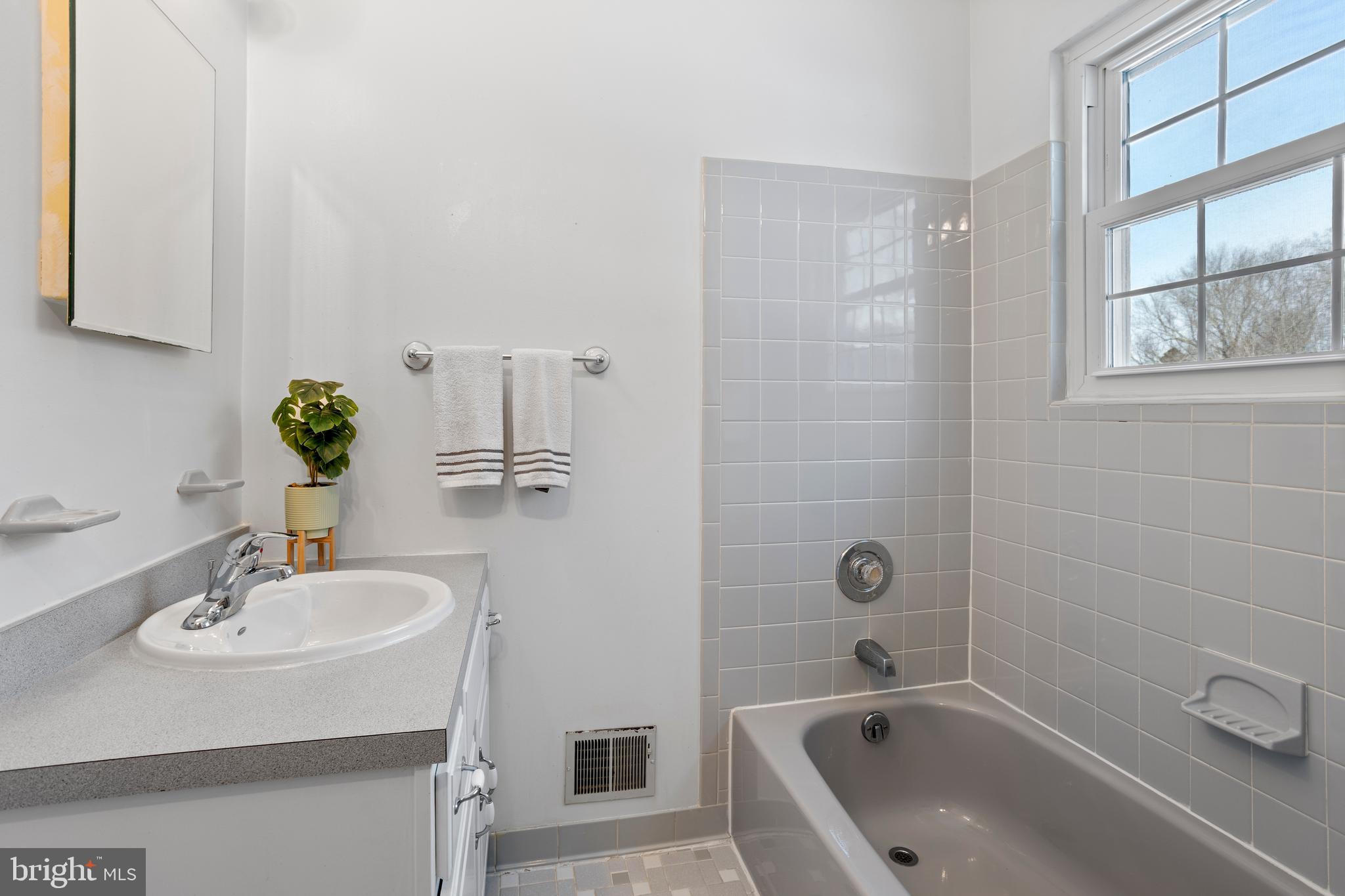 ARBOR GREENE - Residential