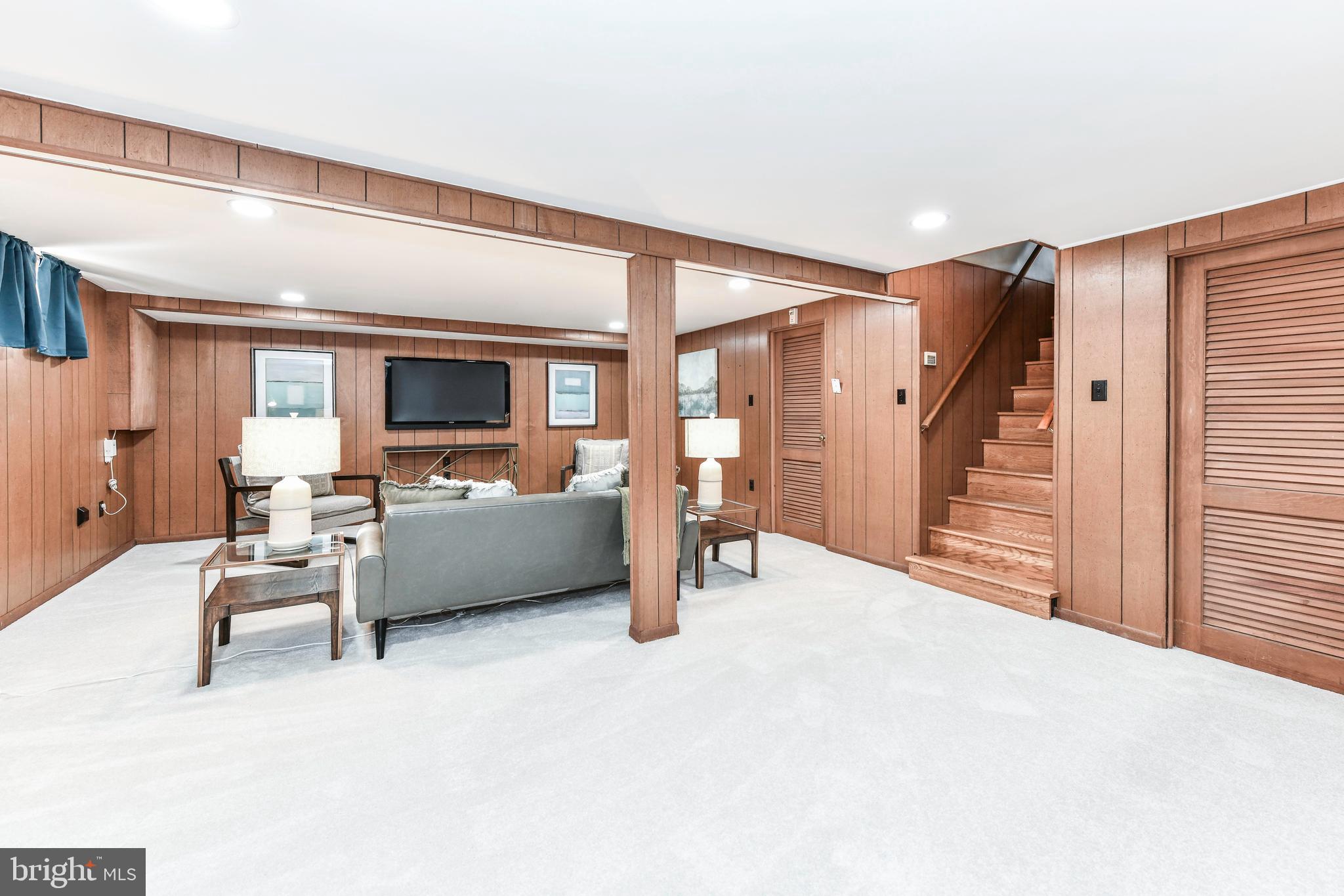 LEXINGTON VILLAGE - Residential