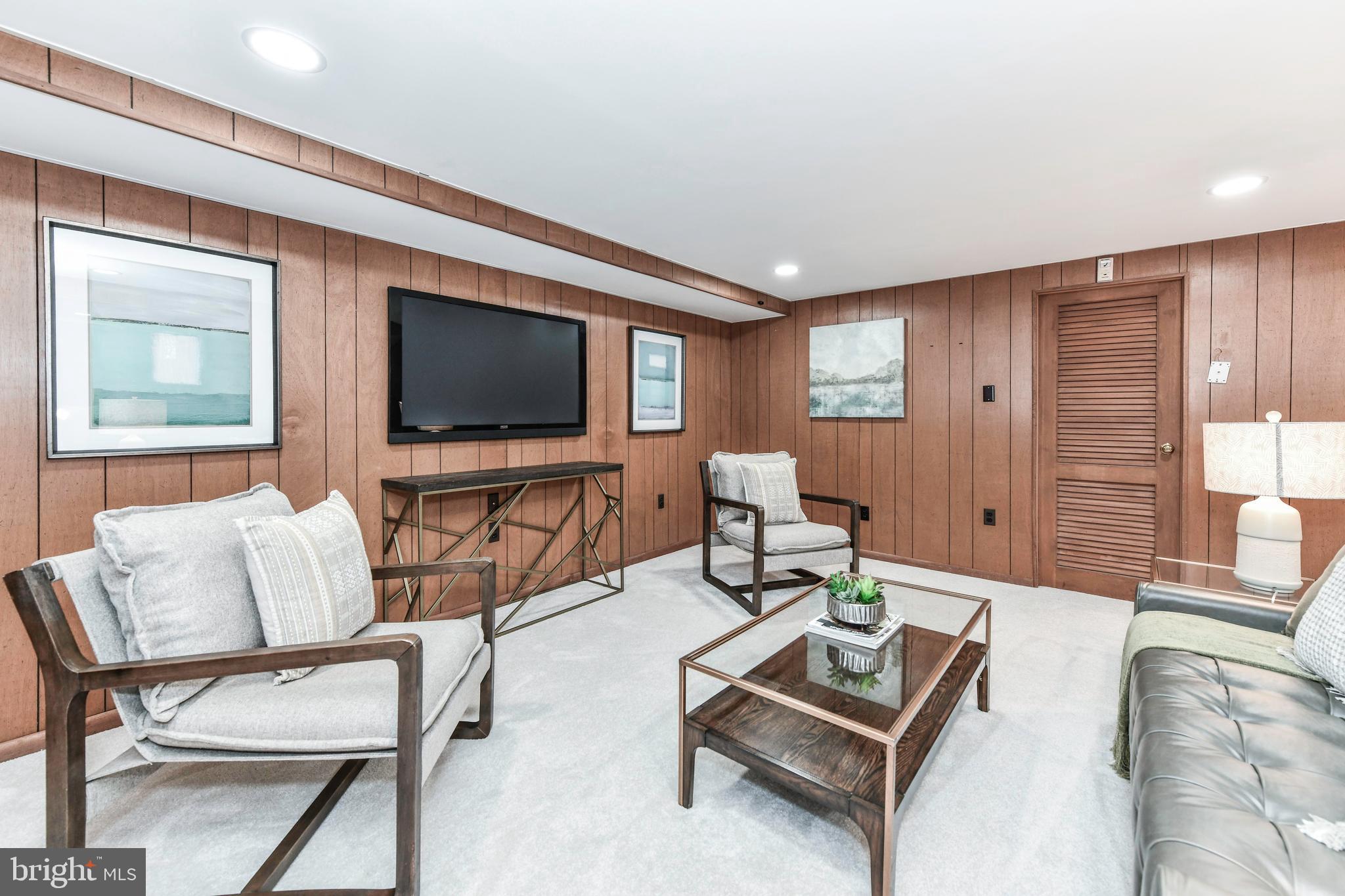 LEXINGTON VILLAGE - Residential