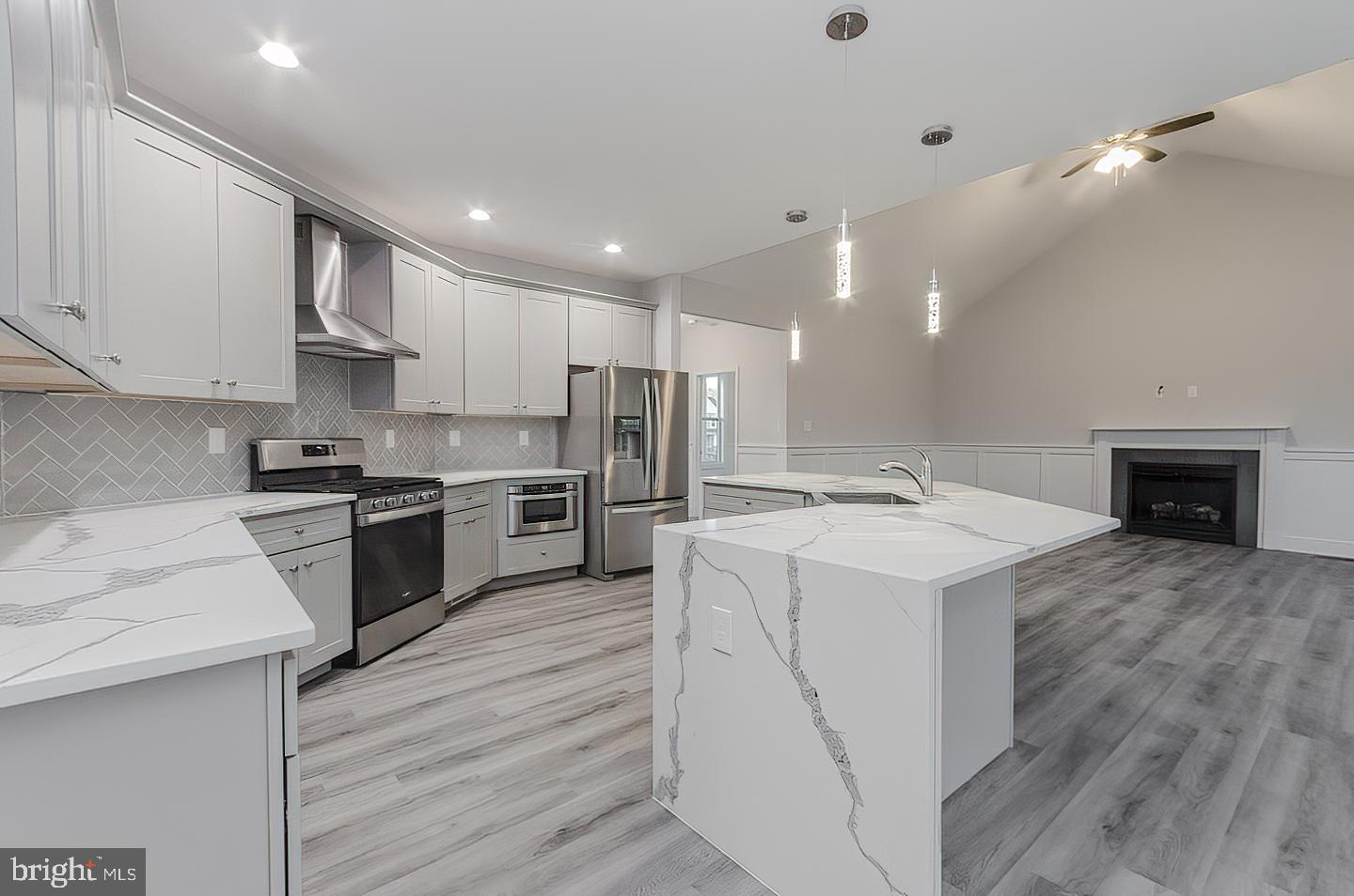 LAKE FOREST ESTATES - Residential