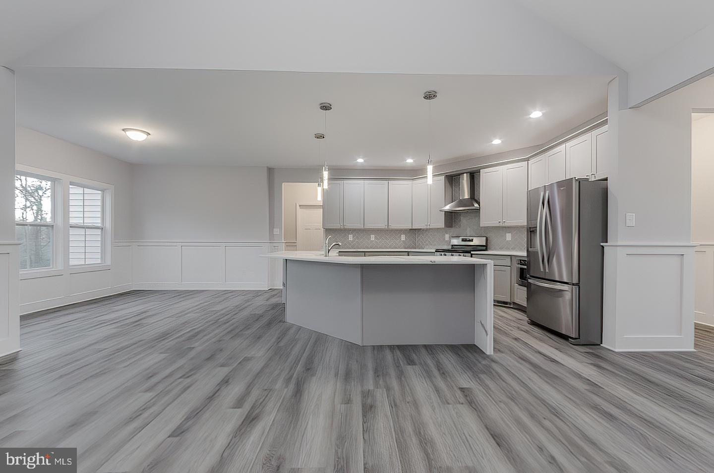 LAKE FOREST ESTATES - Residential