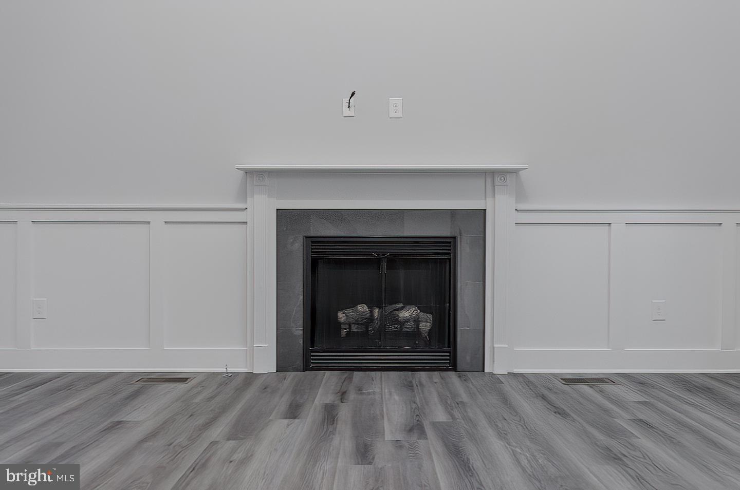 LAKE FOREST ESTATES - Residential