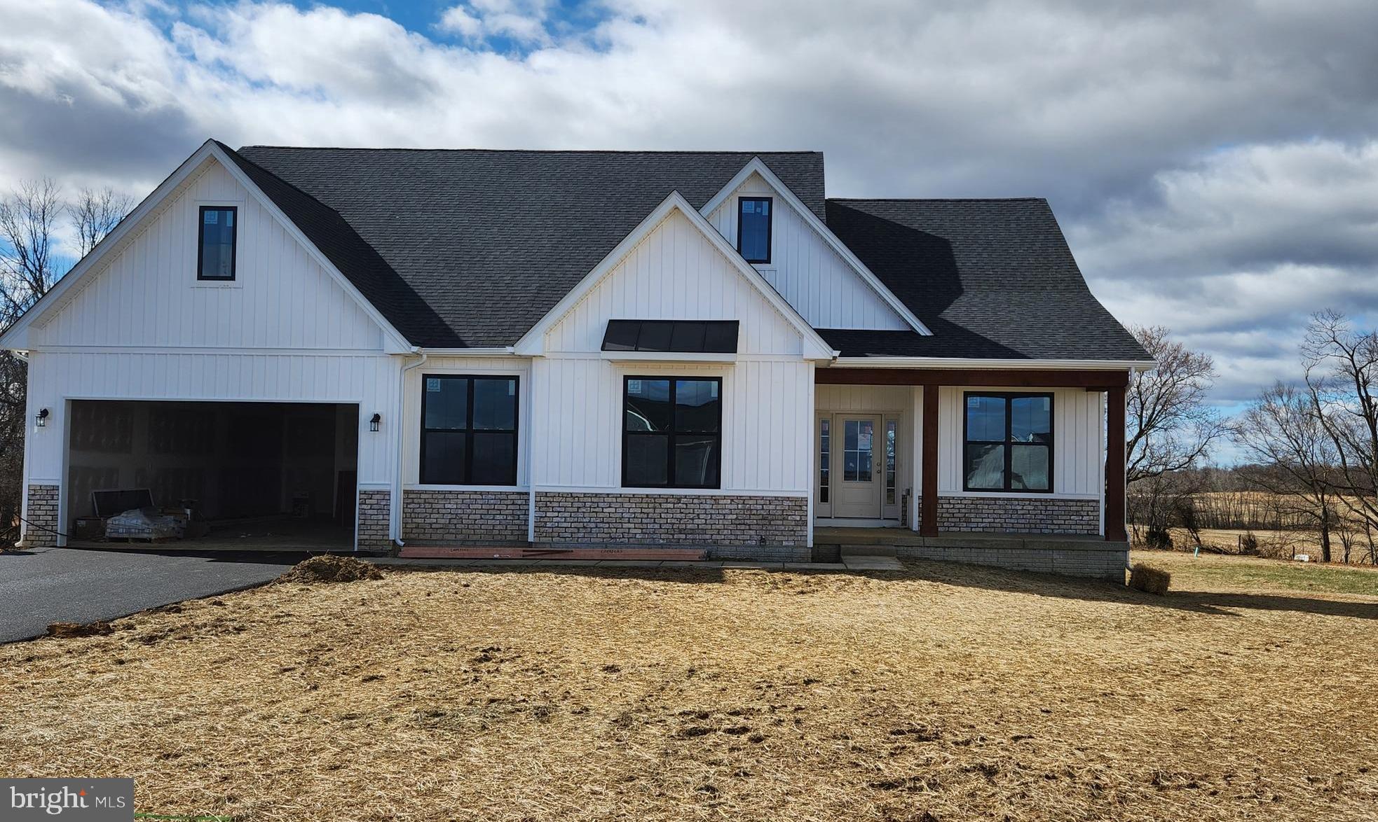 LAKE FOREST ESTATES - Residential