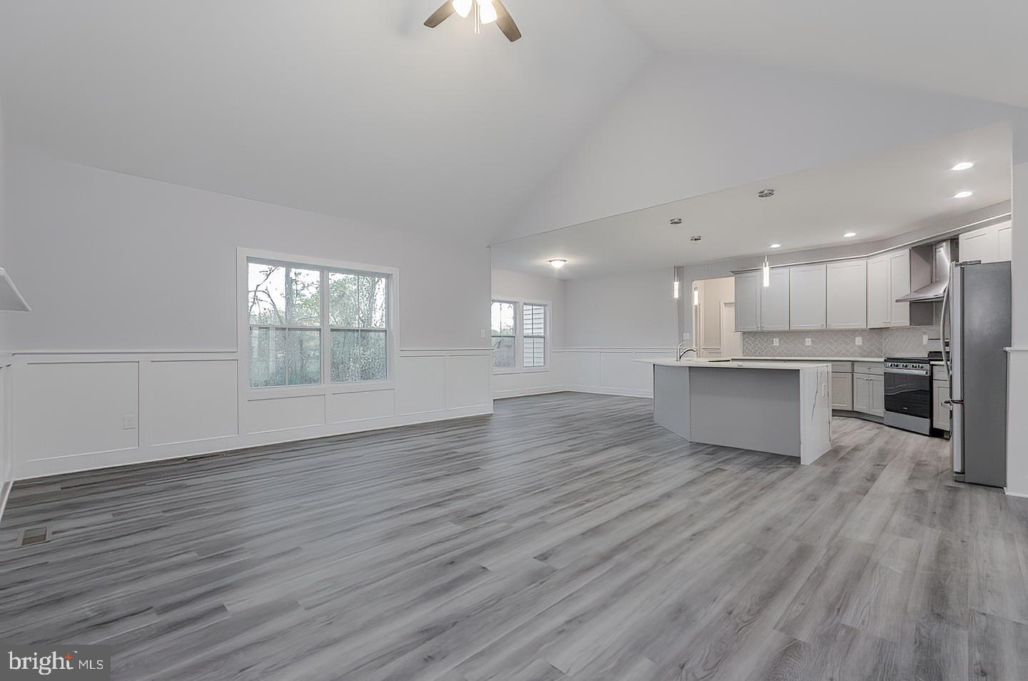 LAKE FOREST ESTATES - Residential