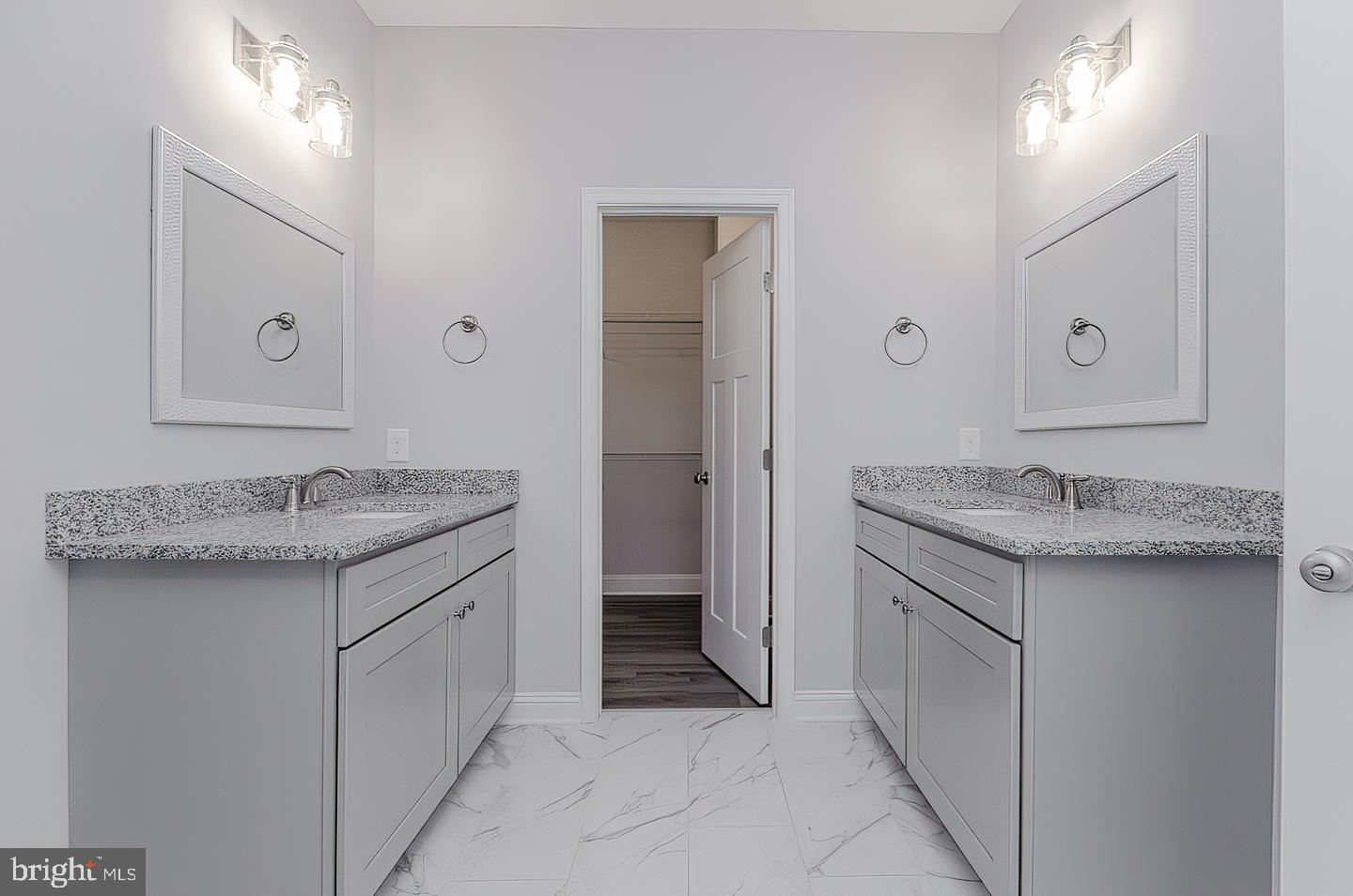 LAKE FOREST ESTATES - Residential