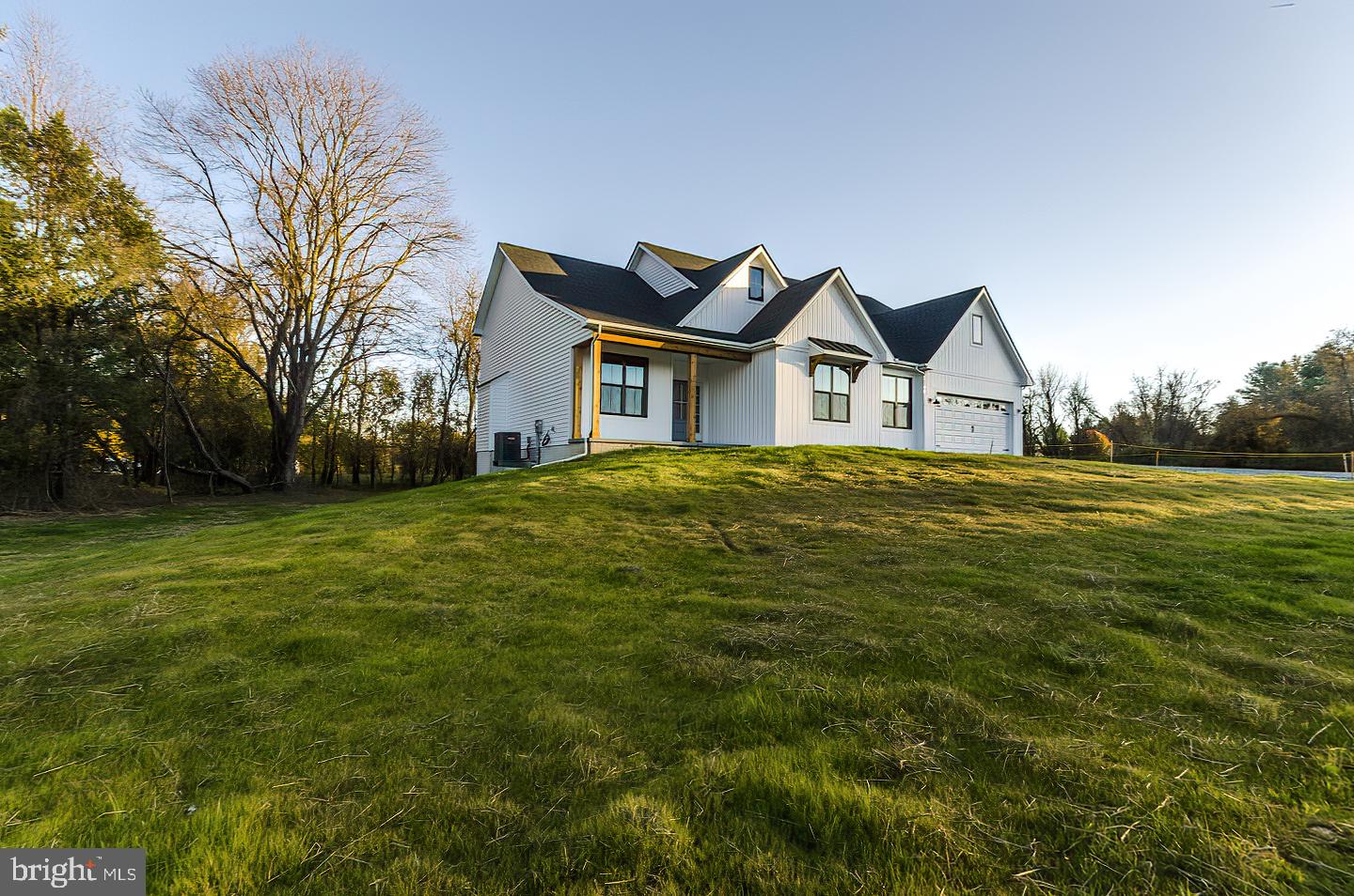 LAKE FOREST ESTATES - Residential