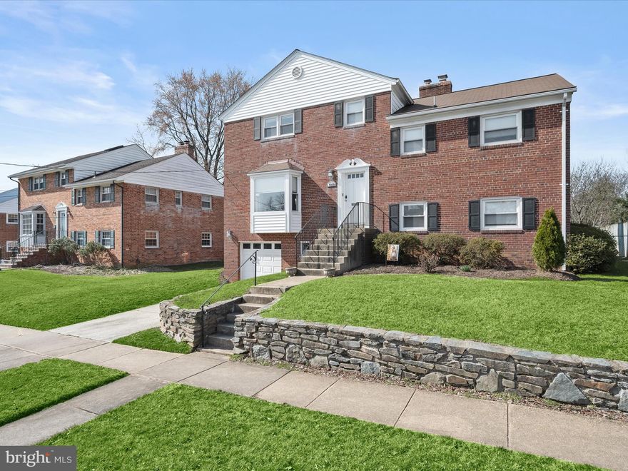 Stately brick Split level w/abundant space- 2700+sq ft for family living with deep oversized garage. This wonderful home has renovated kitchen and baths, large 23 ft LR, DR, eat-in kitchen with granite, stainless steel appliances, deck. Family room with Fireplace, walkout to flagstone patio, and fenced yard. Near Wildwood shopping center with grocery, shops, restaurants. Close to NIH/Walter Reed, YMCA, French School, Montgomery Mall,495,270 - Easy commute!
