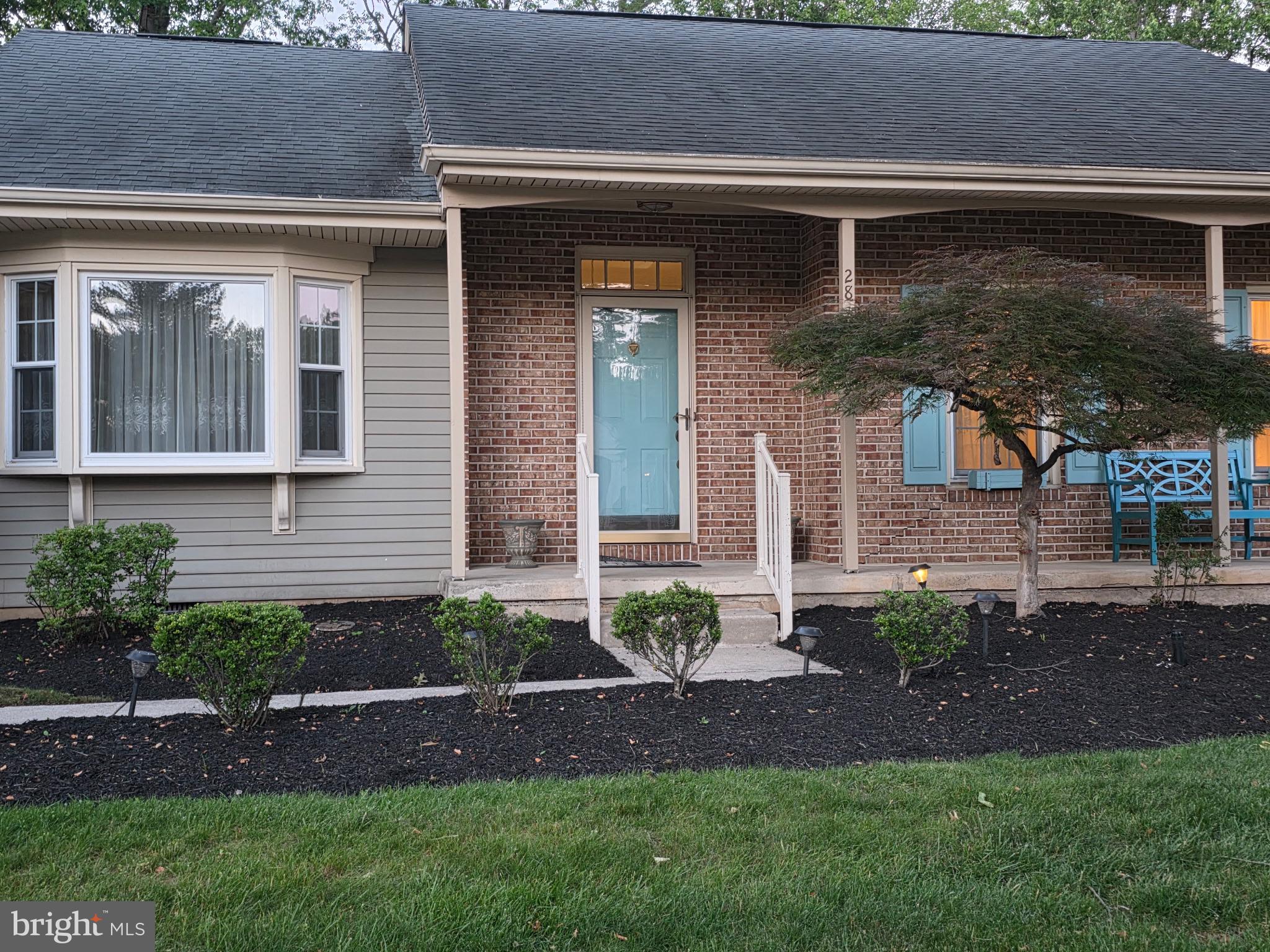 28 HOPEMONT DRIVE