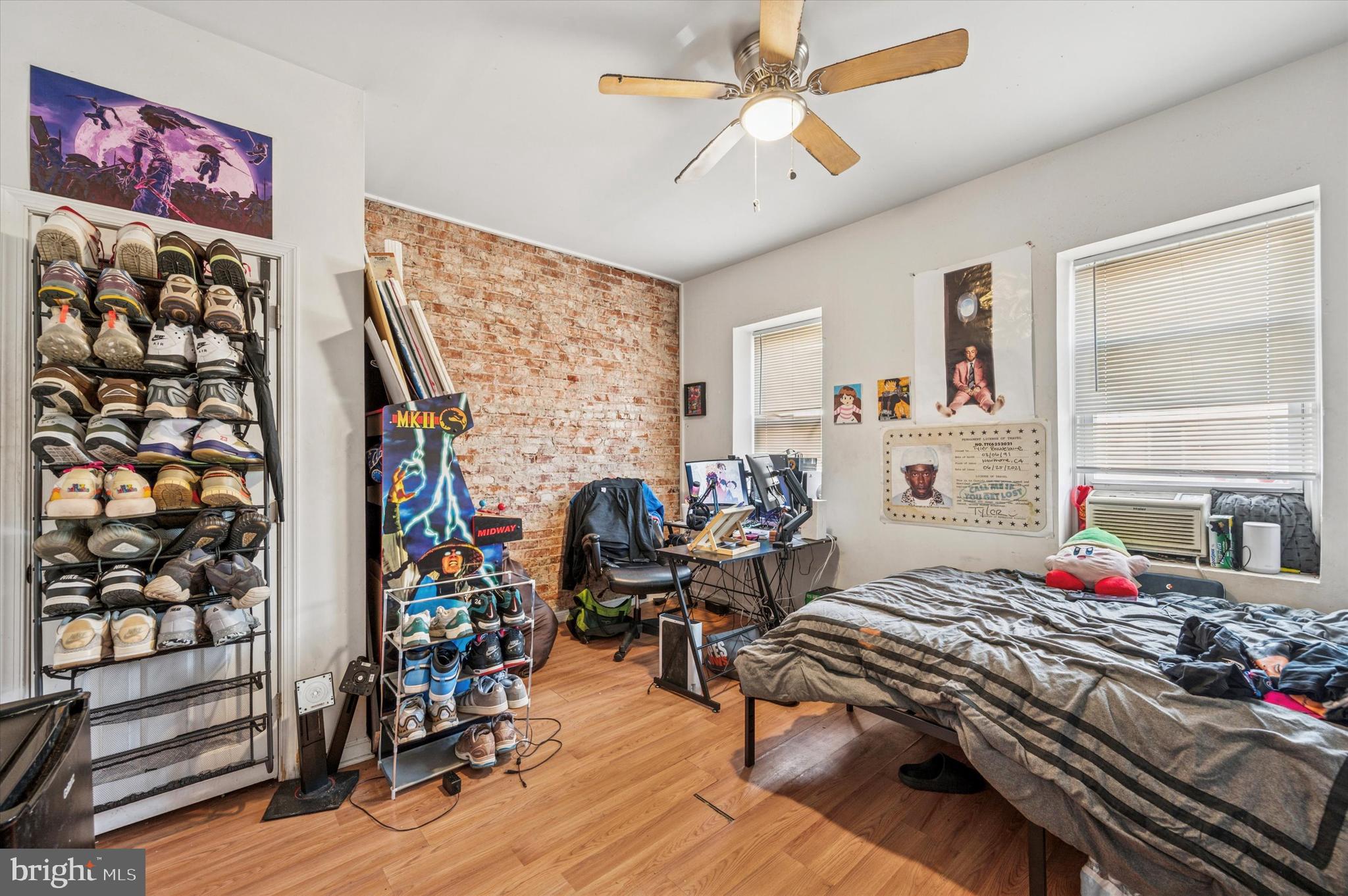 KENSINGTON - Commercial Sale