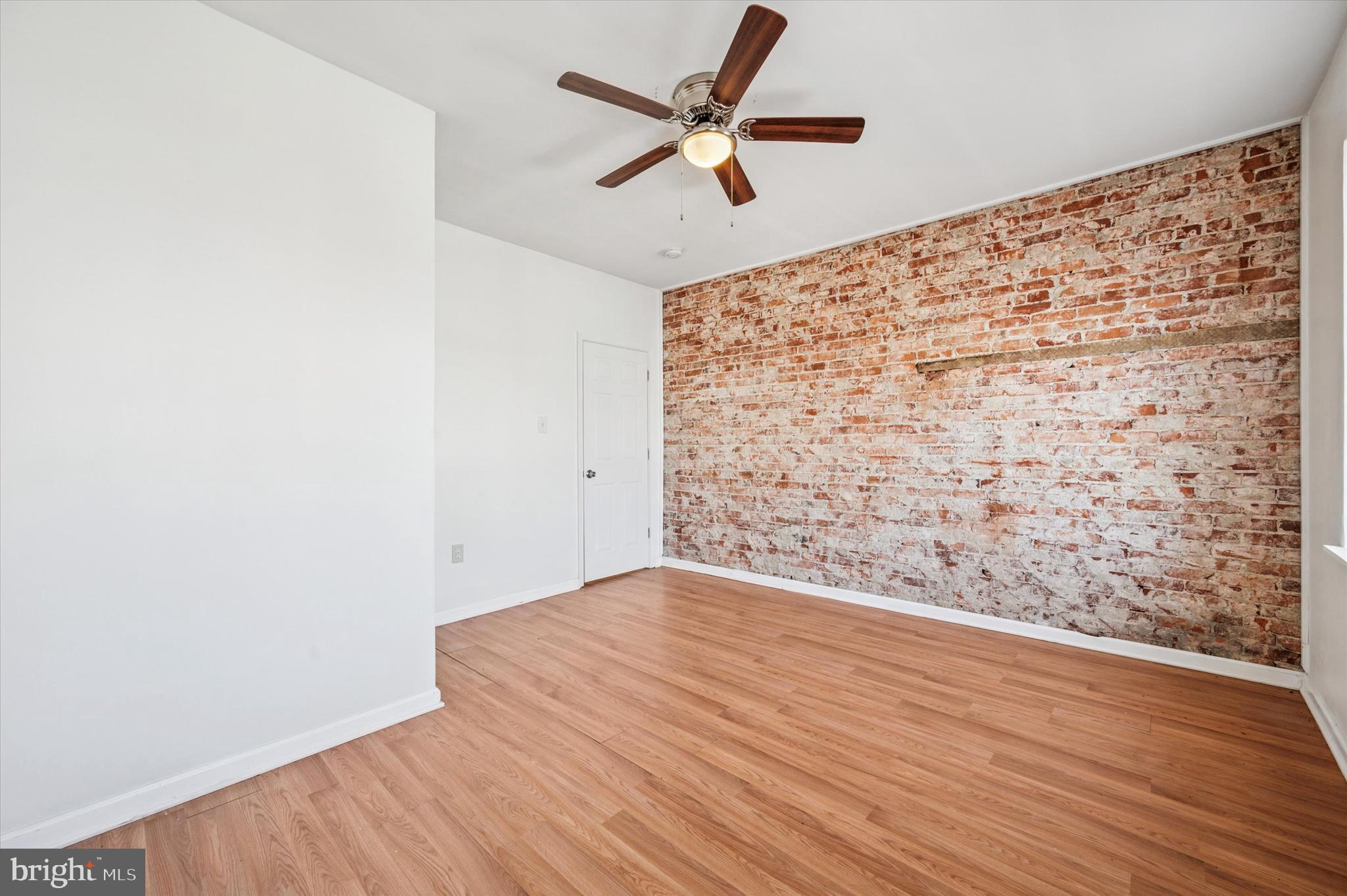 KENSINGTON - Commercial Sale