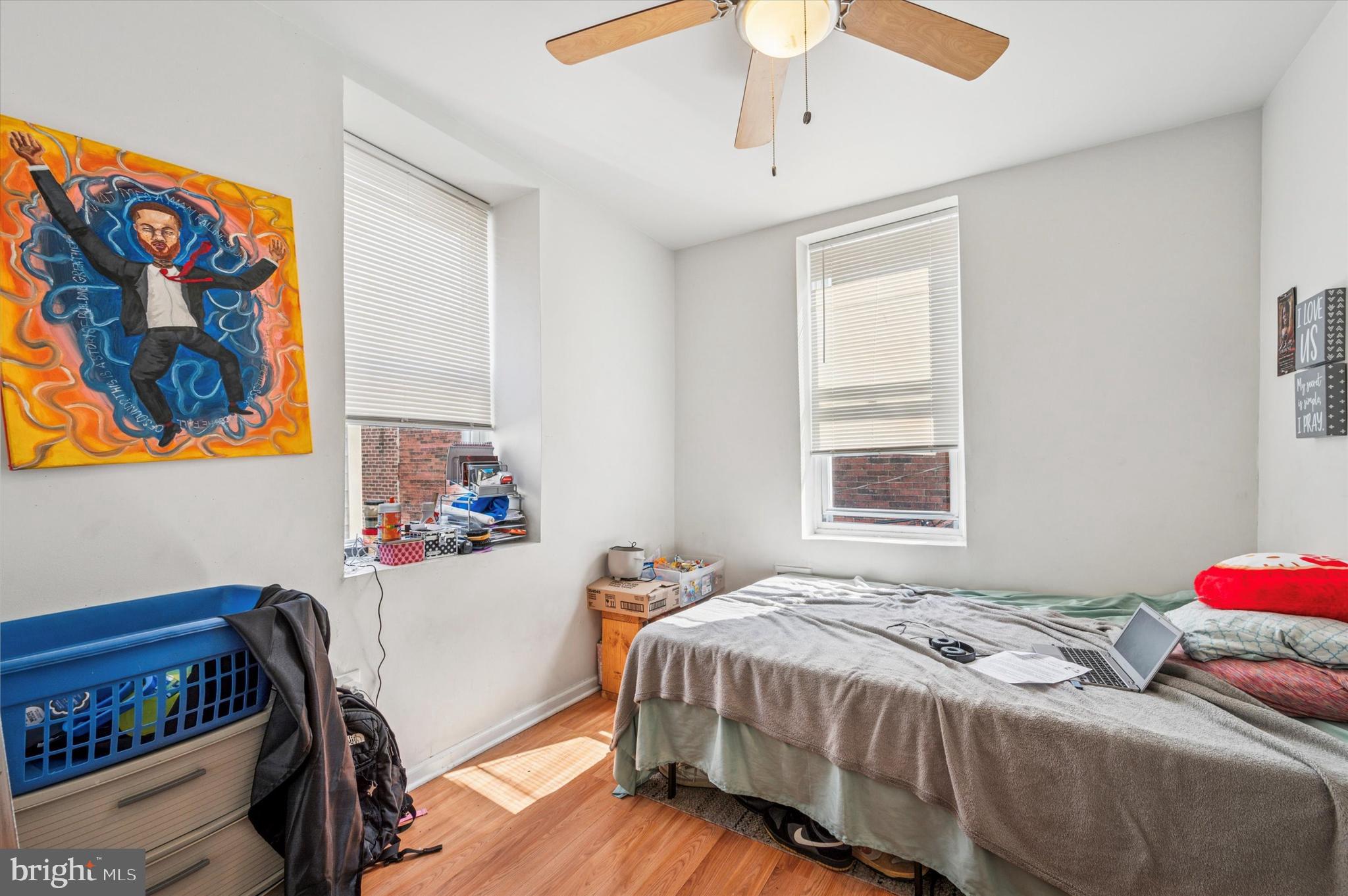 KENSINGTON - Commercial Sale