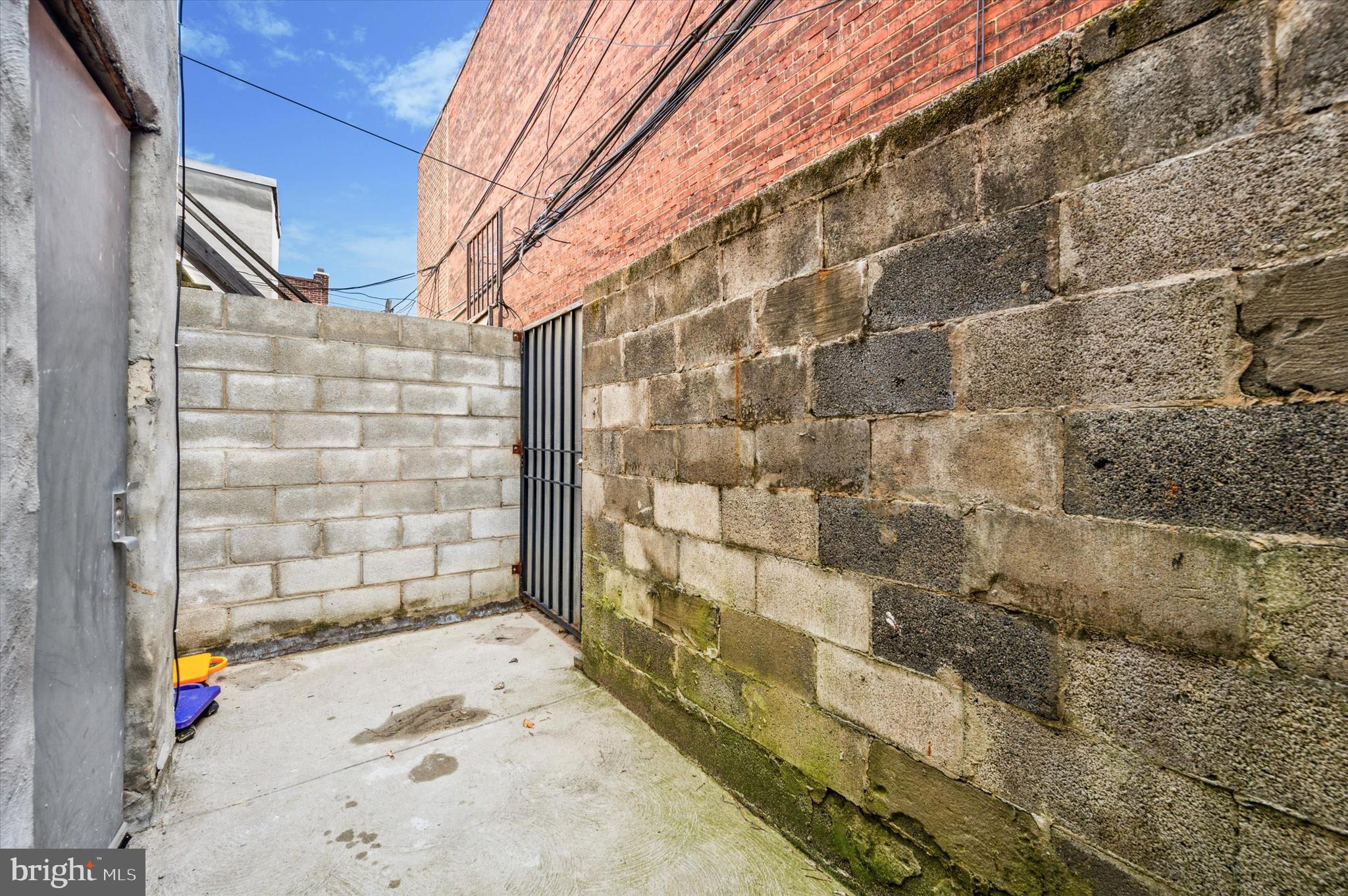 KENSINGTON - Commercial Sale