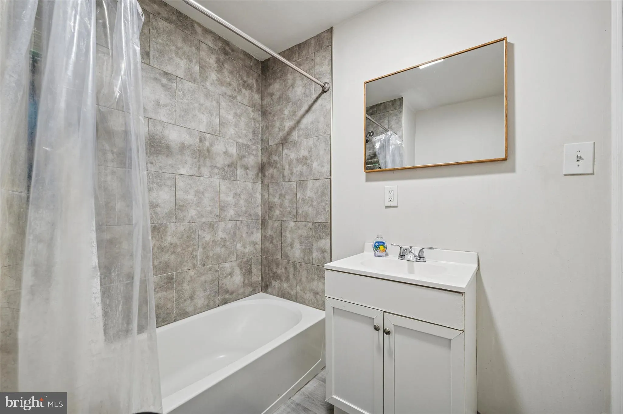 Philadelphia, Pennsylvania 19133, United States, ,Commercial,Active,111653