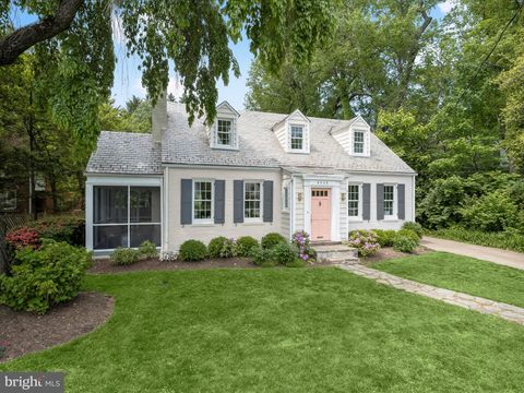 Photo of 8028 Maple Ridge Road, BETHESDA, MD 20814 (MLS # MDMC2179338)