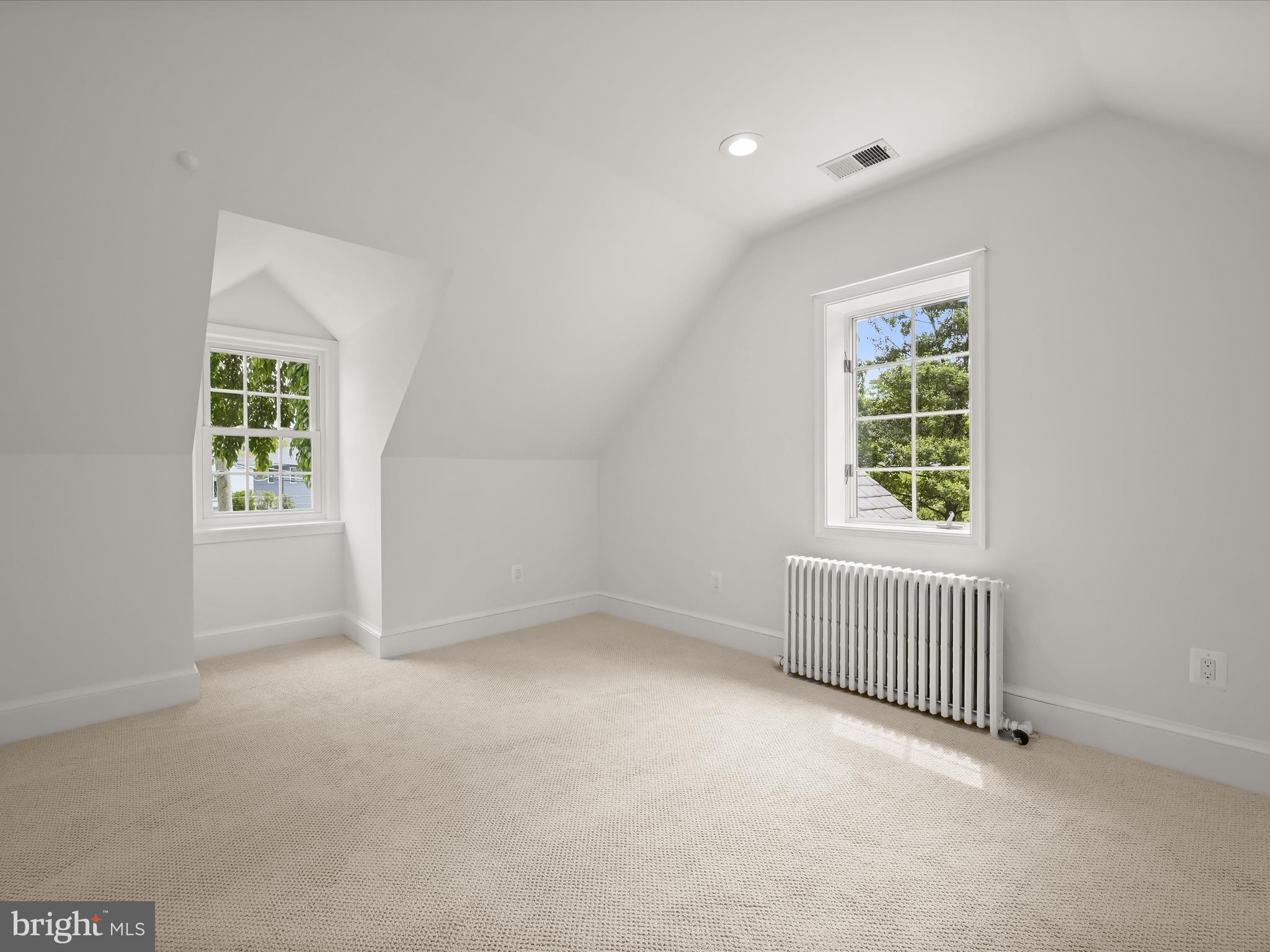 BATTERY PARK - Residential