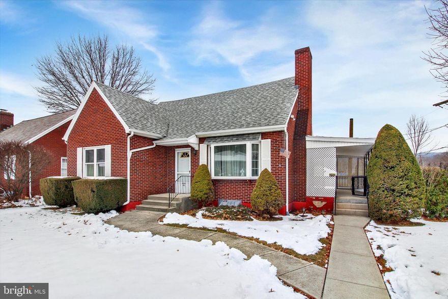 Charming Original Cape Cod! Welcome to 6 Meadow Avenue, an original Cape Cod home offering timeless character and the convenience of first-floor living. This charming Tamaqua residence offers the perfect blend of comfort, convenience, and small-town charm.  This cozy property is ready for love and your updates, making it the perfect opportunity to create a space tailored to your style.