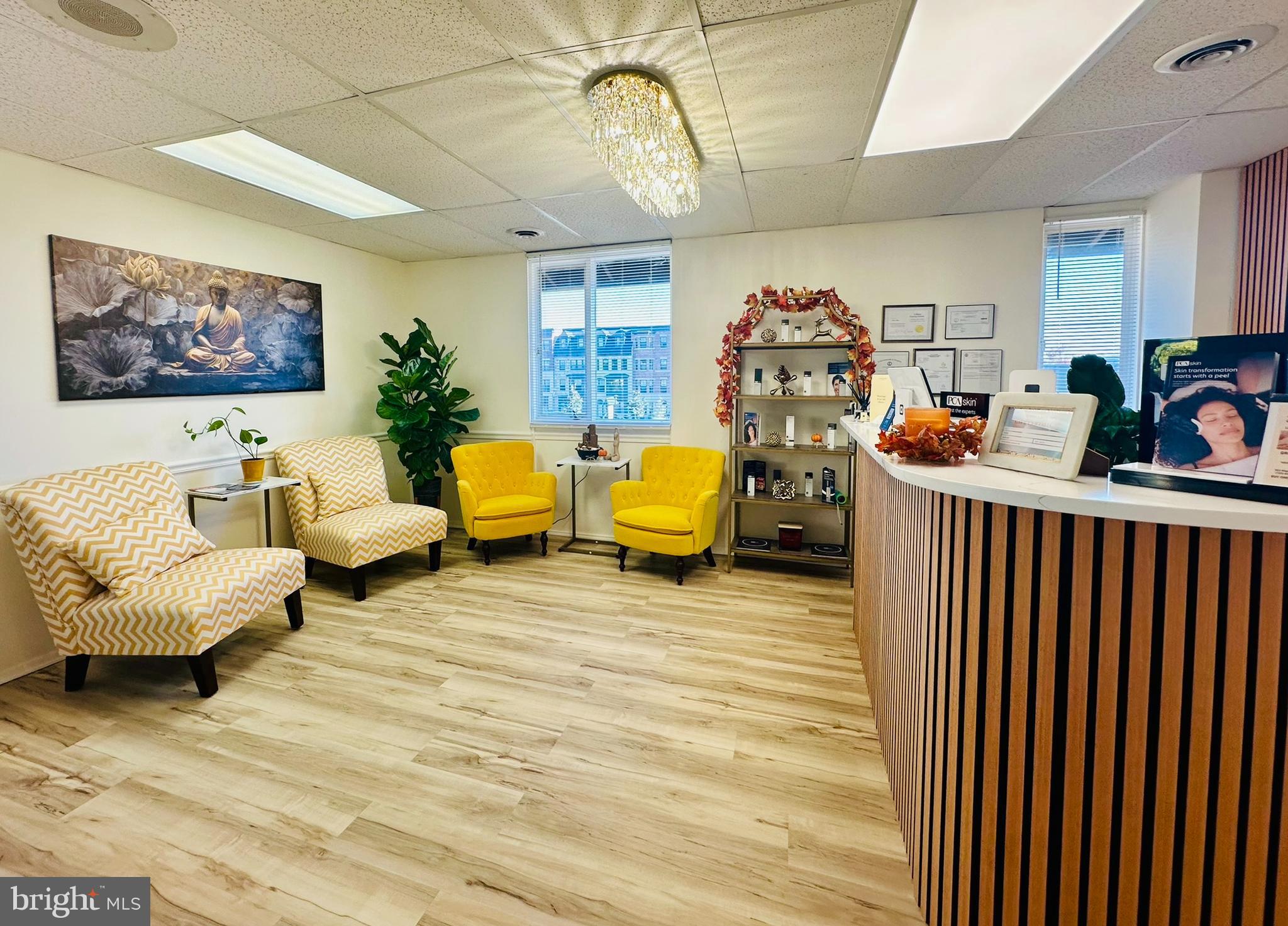 303 MAPLE AVENUE W I